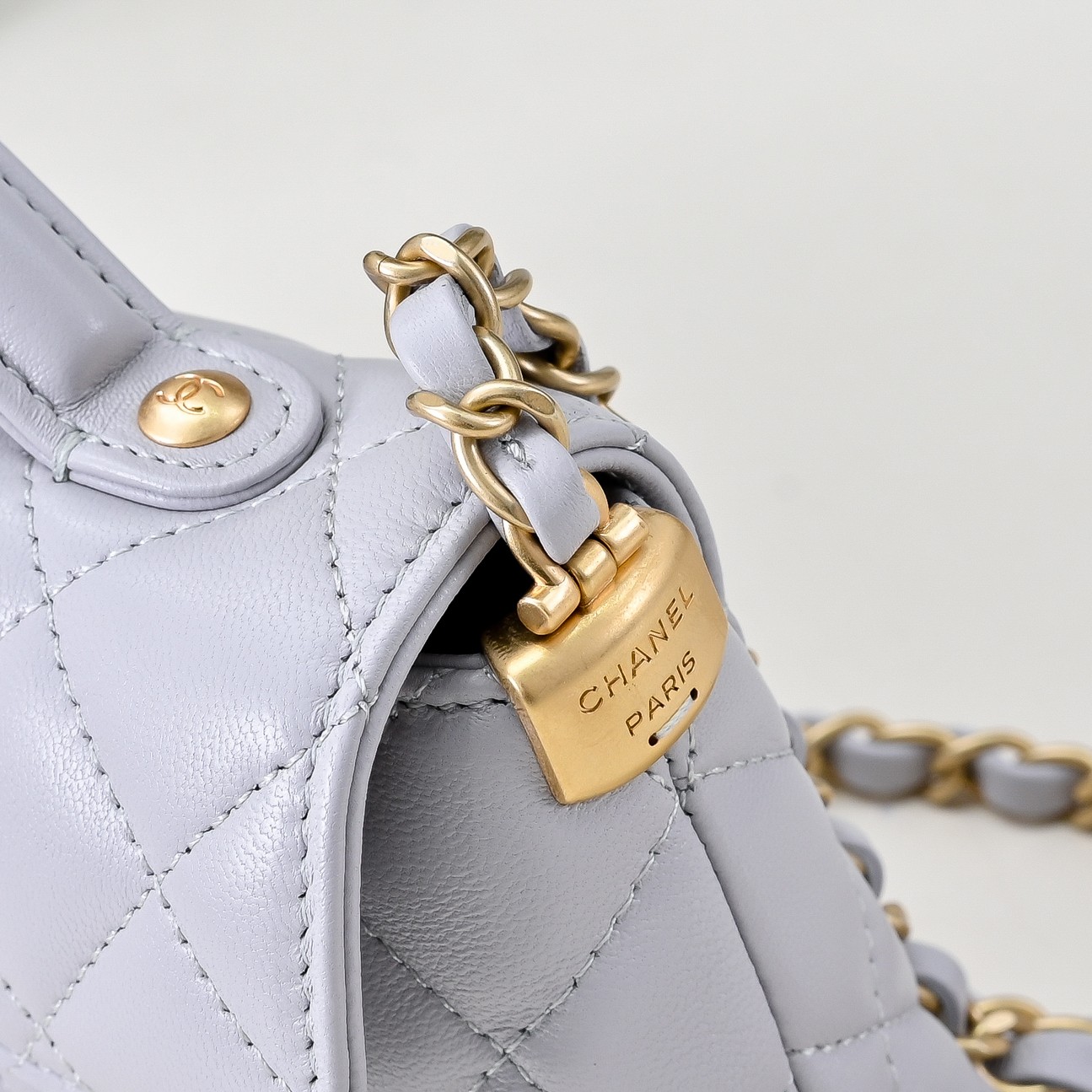 Chanel Basic Bag M-l