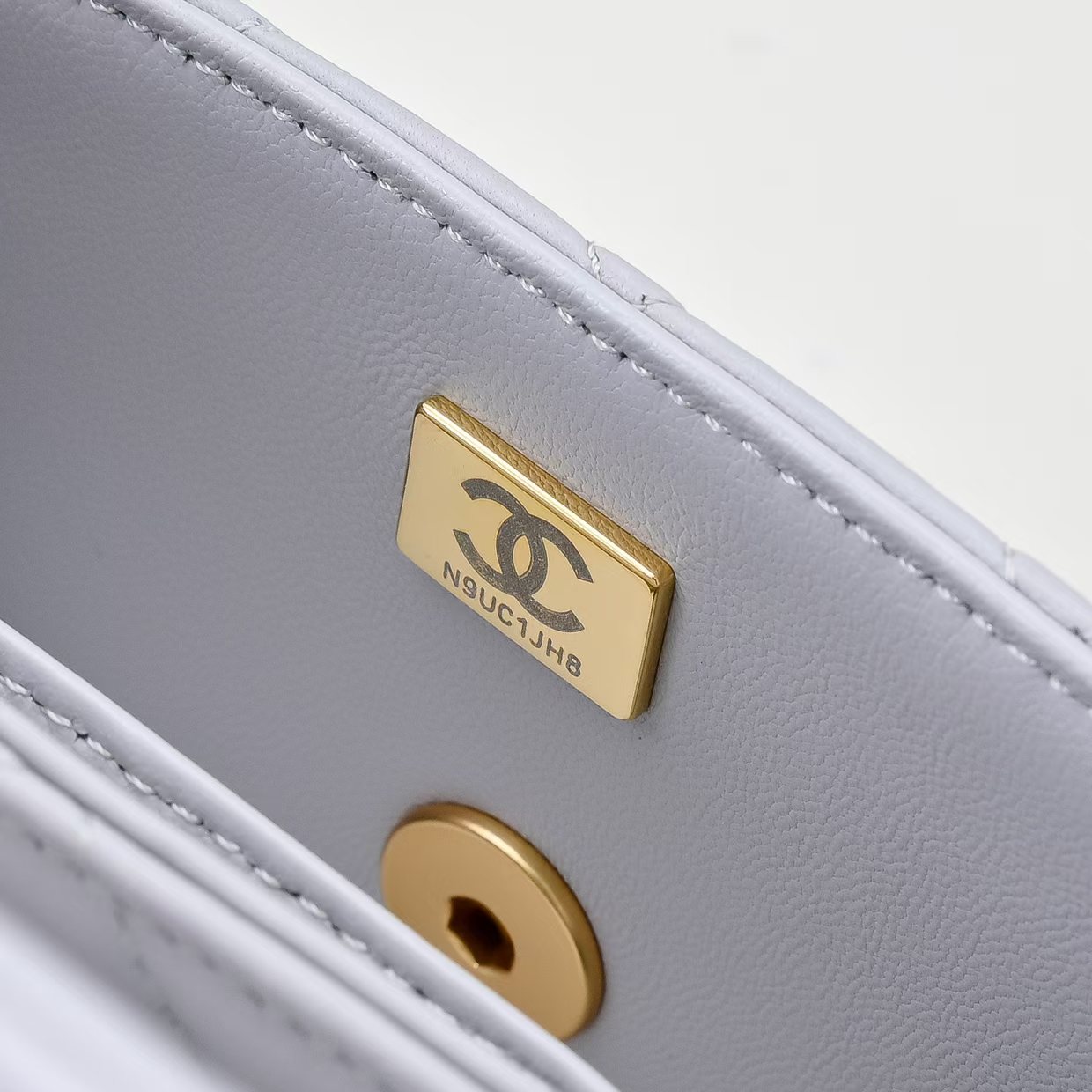Chanel Basic Bag M-l