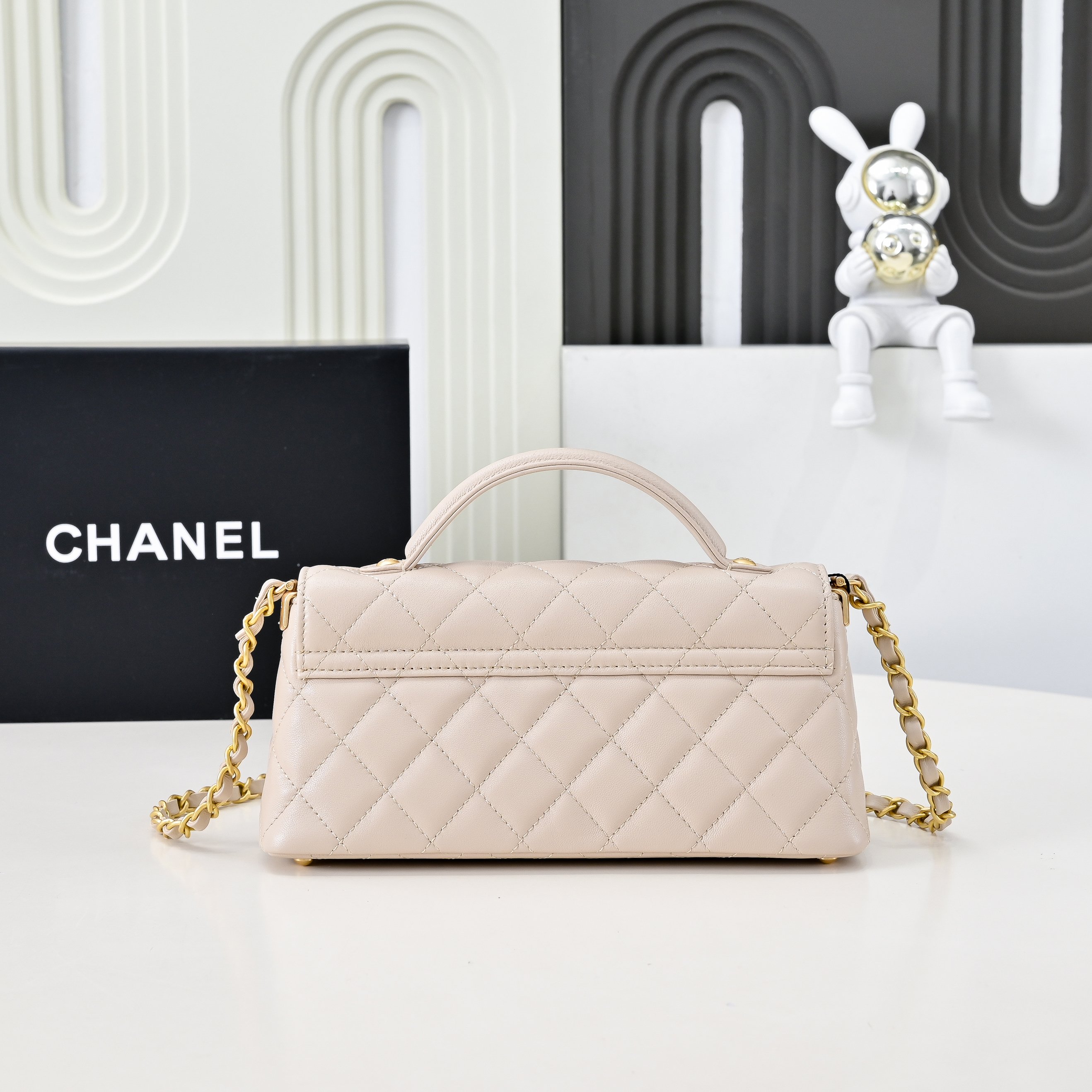 Chanel Basic Bag M-l