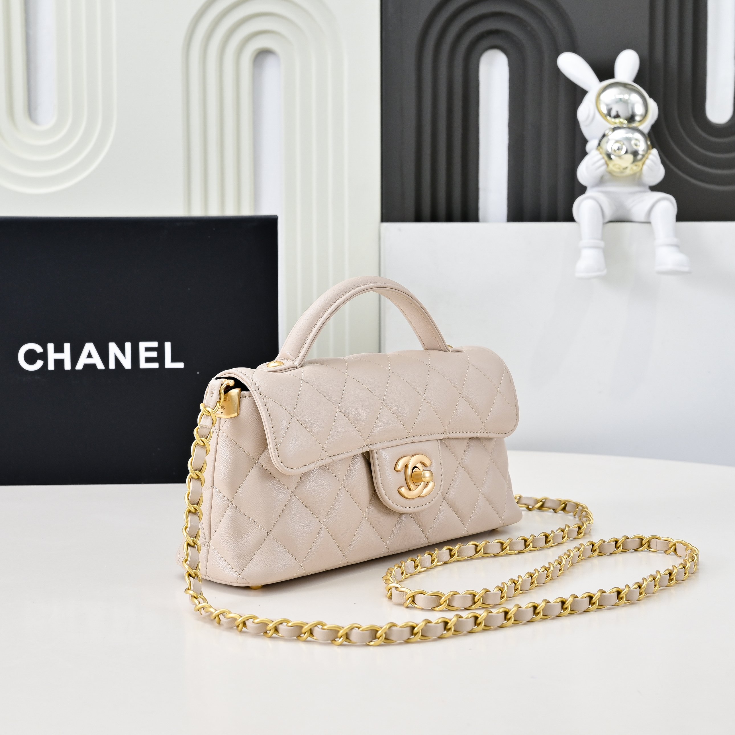 Chanel Basic Bag M-l