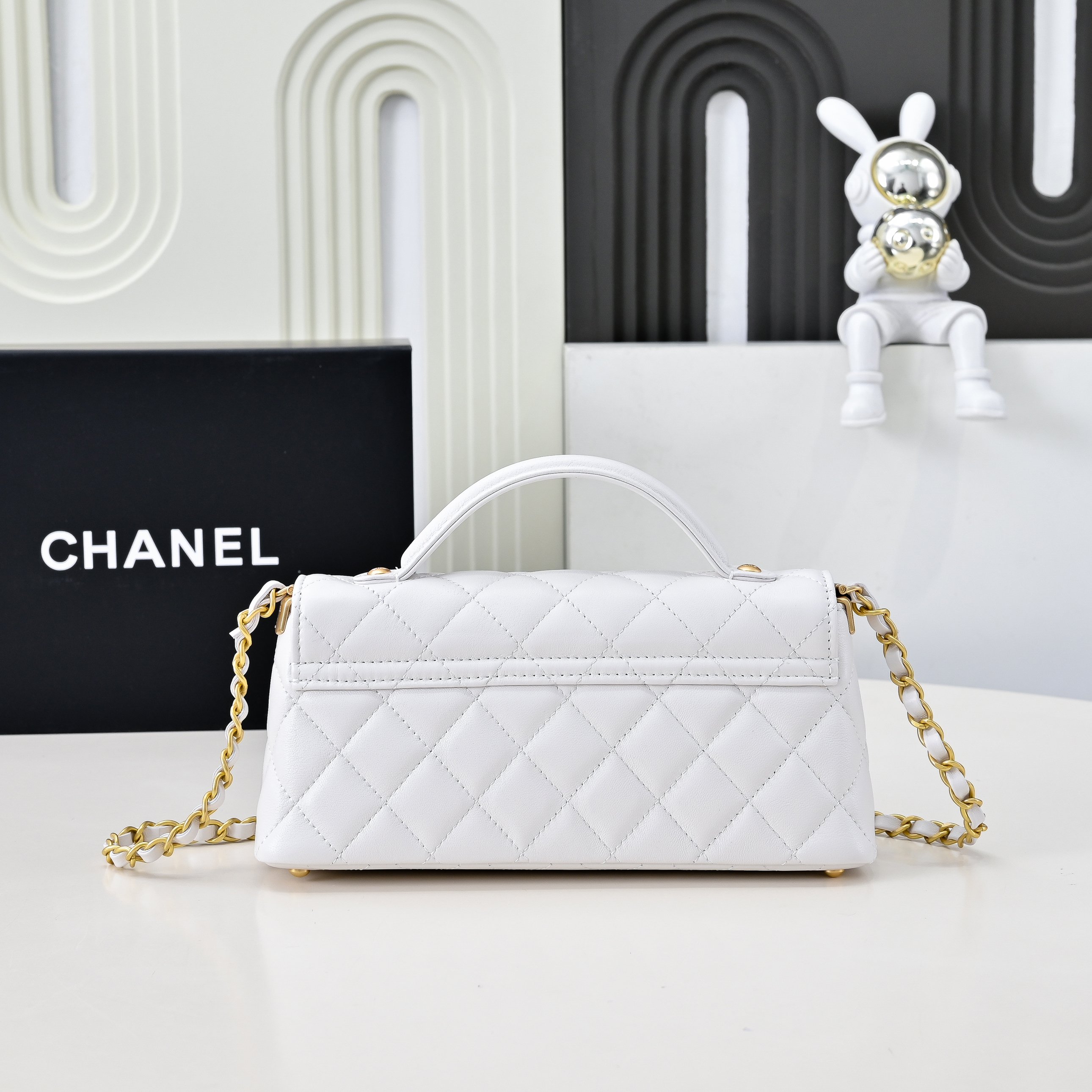 Chanel Basic Bag M-l