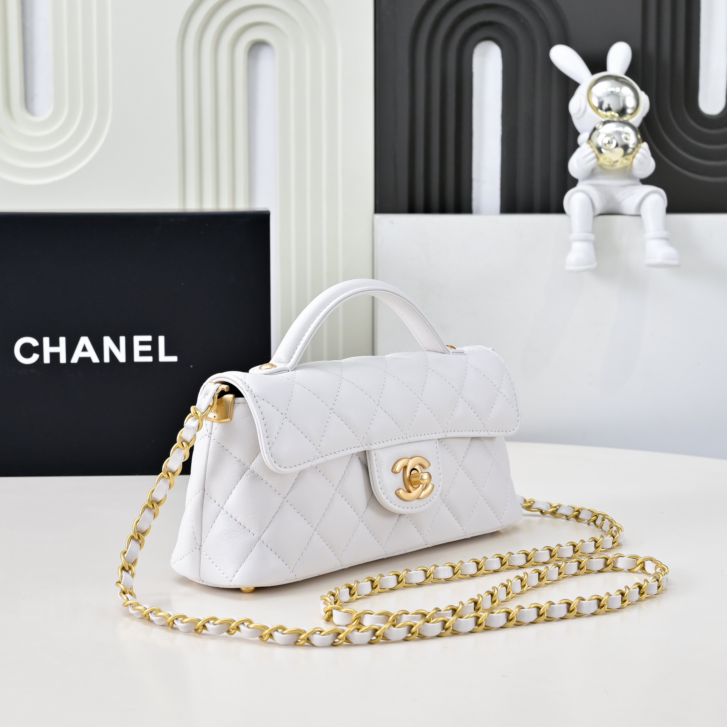 Chanel Basic Bag M-l