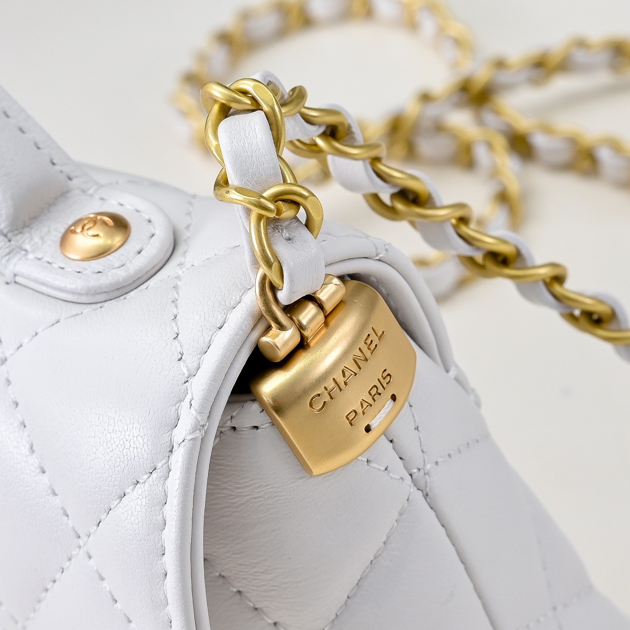 Chanel Basic Bag M-l