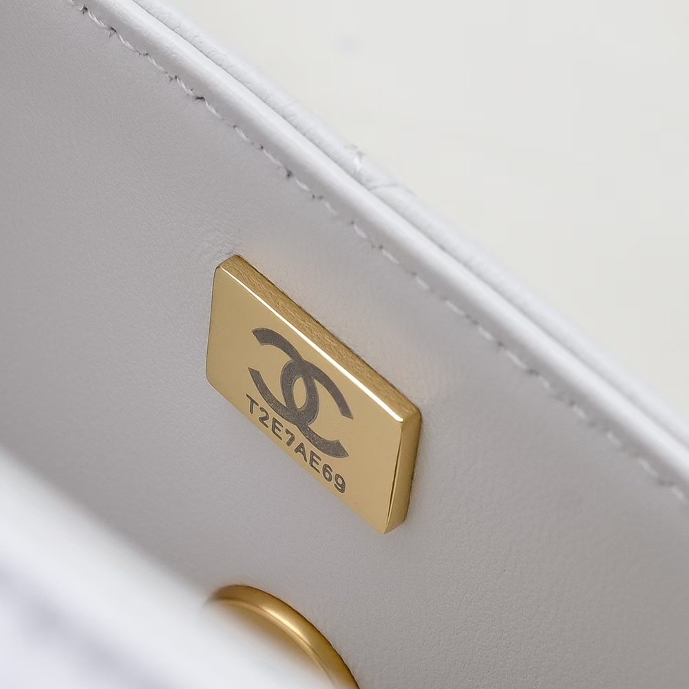 Chanel Basic Bag M-l