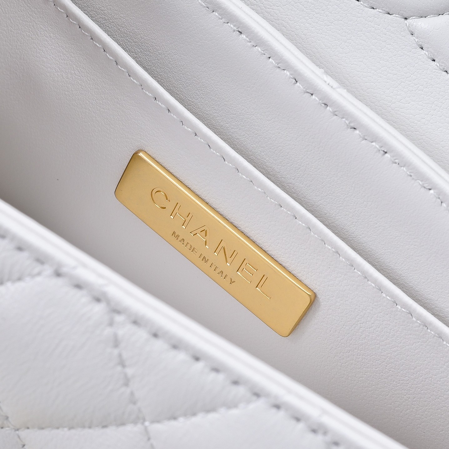 Chanel Basic Bag M-l