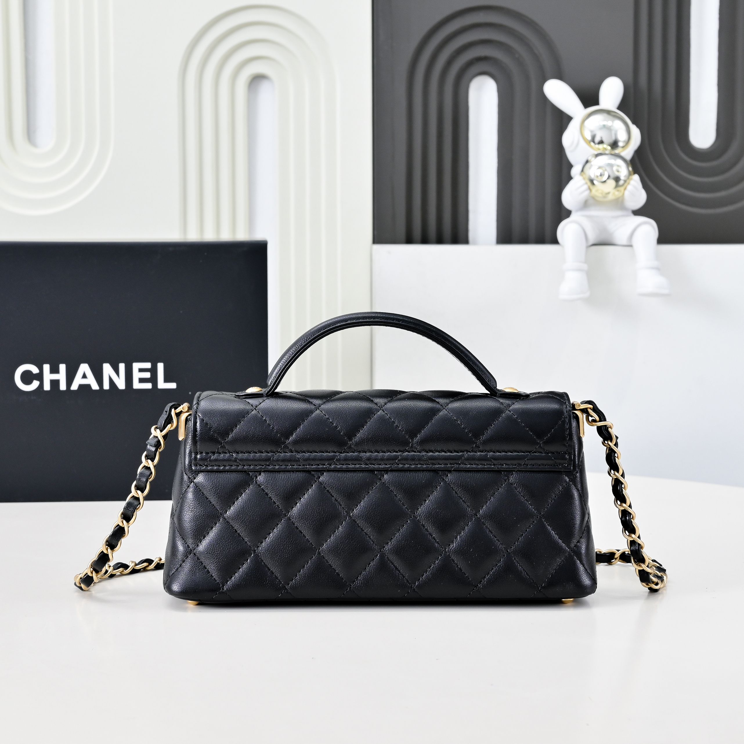 Chanel Basic Bag M-l