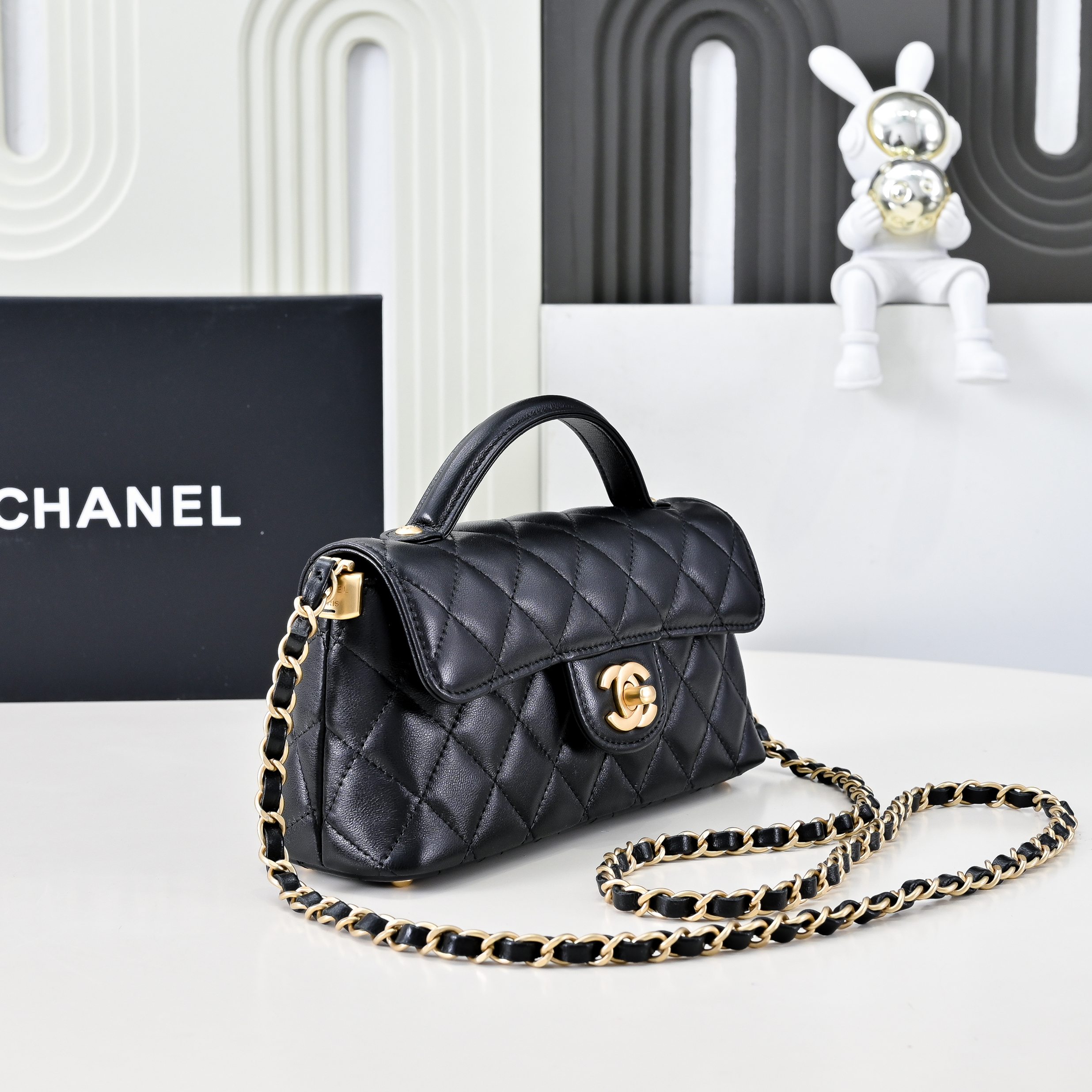 Chanel Basic Bag M-l