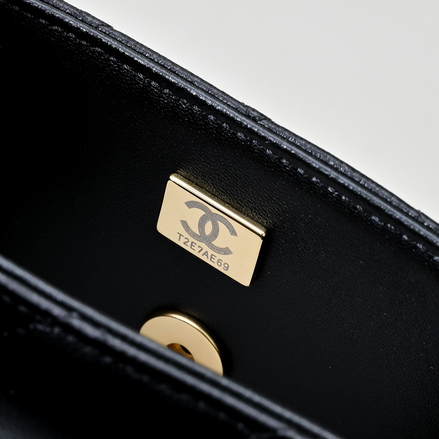 Chanel Basic Bag M-l