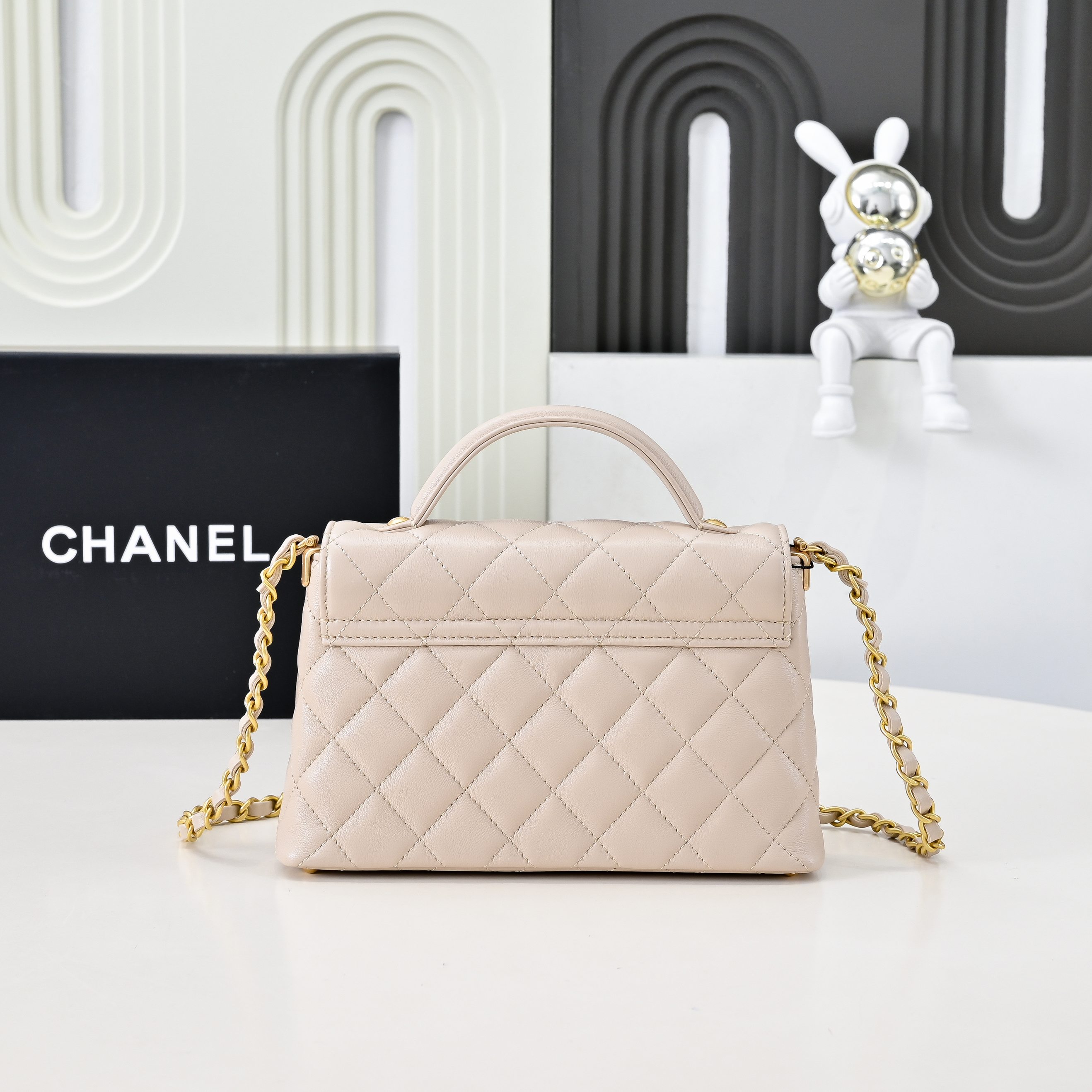 Chanel Basic Bag M-l