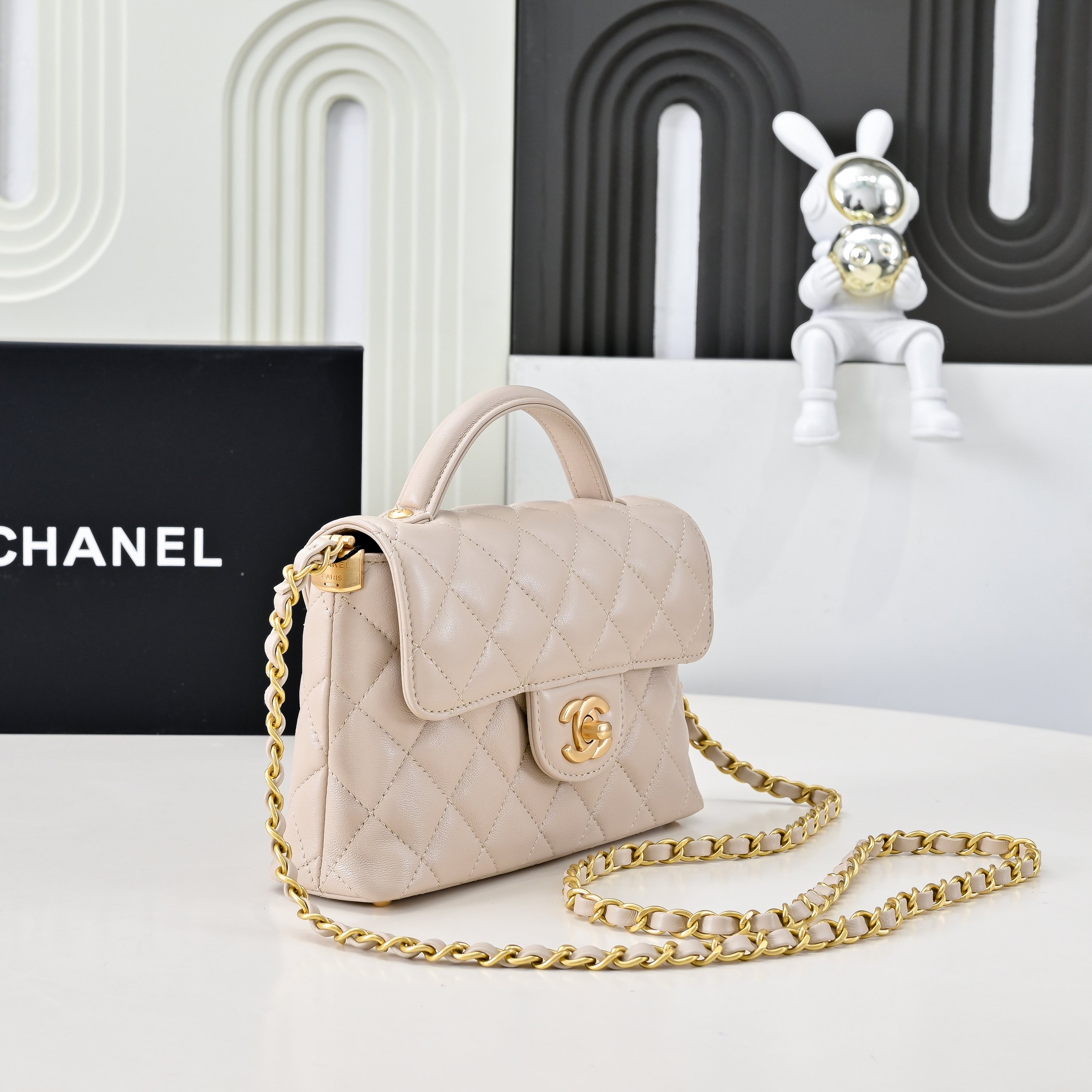Chanel Basic Bag M-l