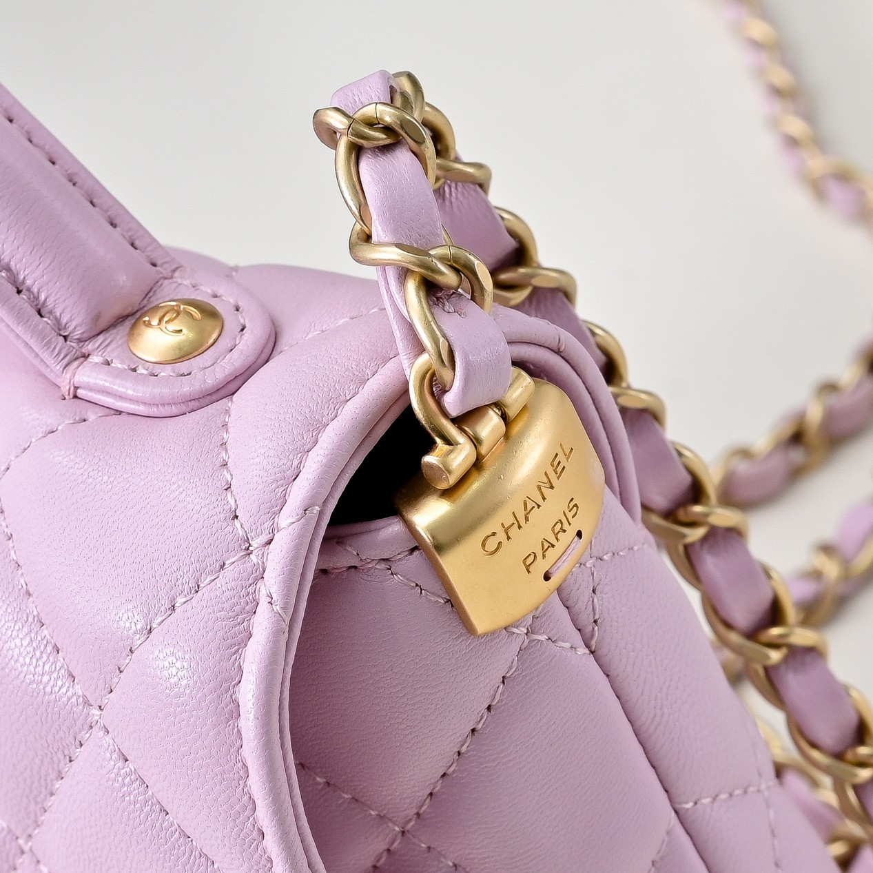 Chanel Basic Bag M-l