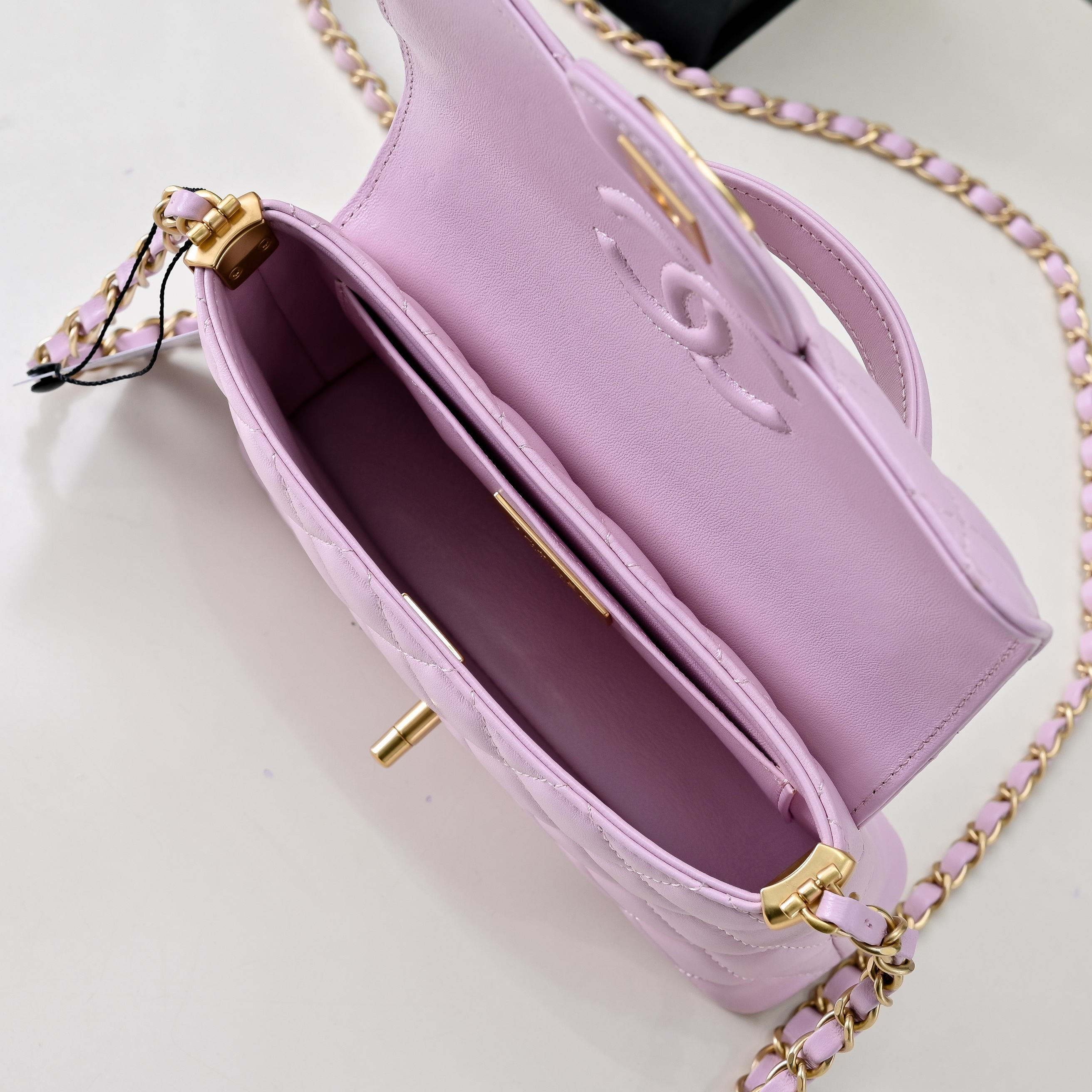 Chanel Basic Bag M-l