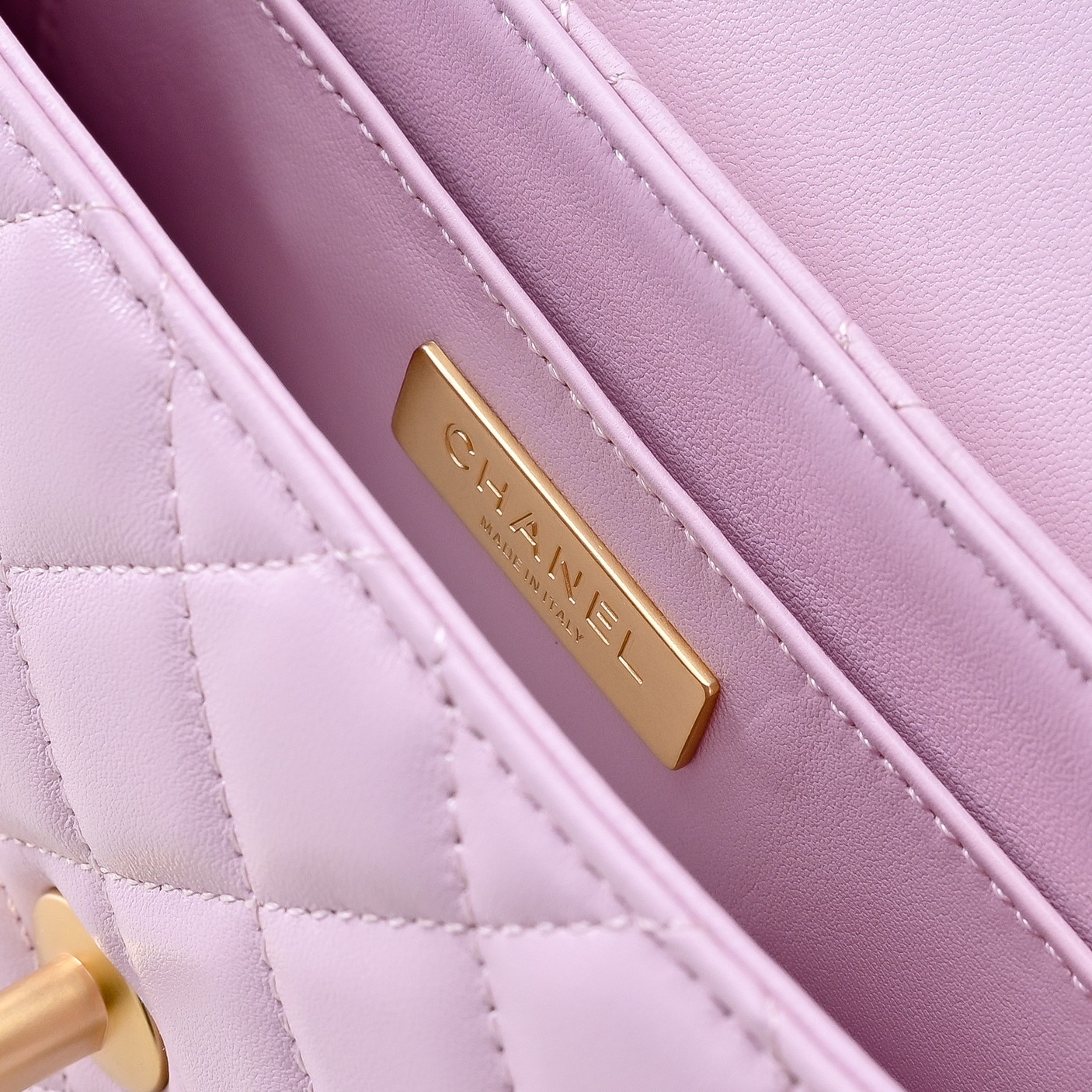 Chanel Basic Bag M-l