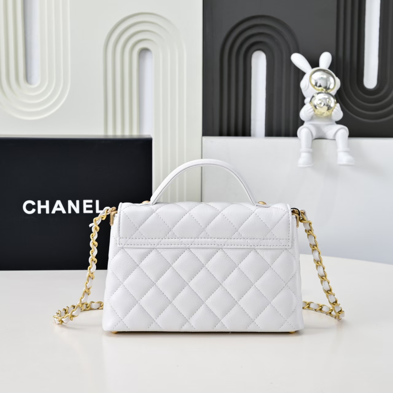 Chanel Basic Bag M-l