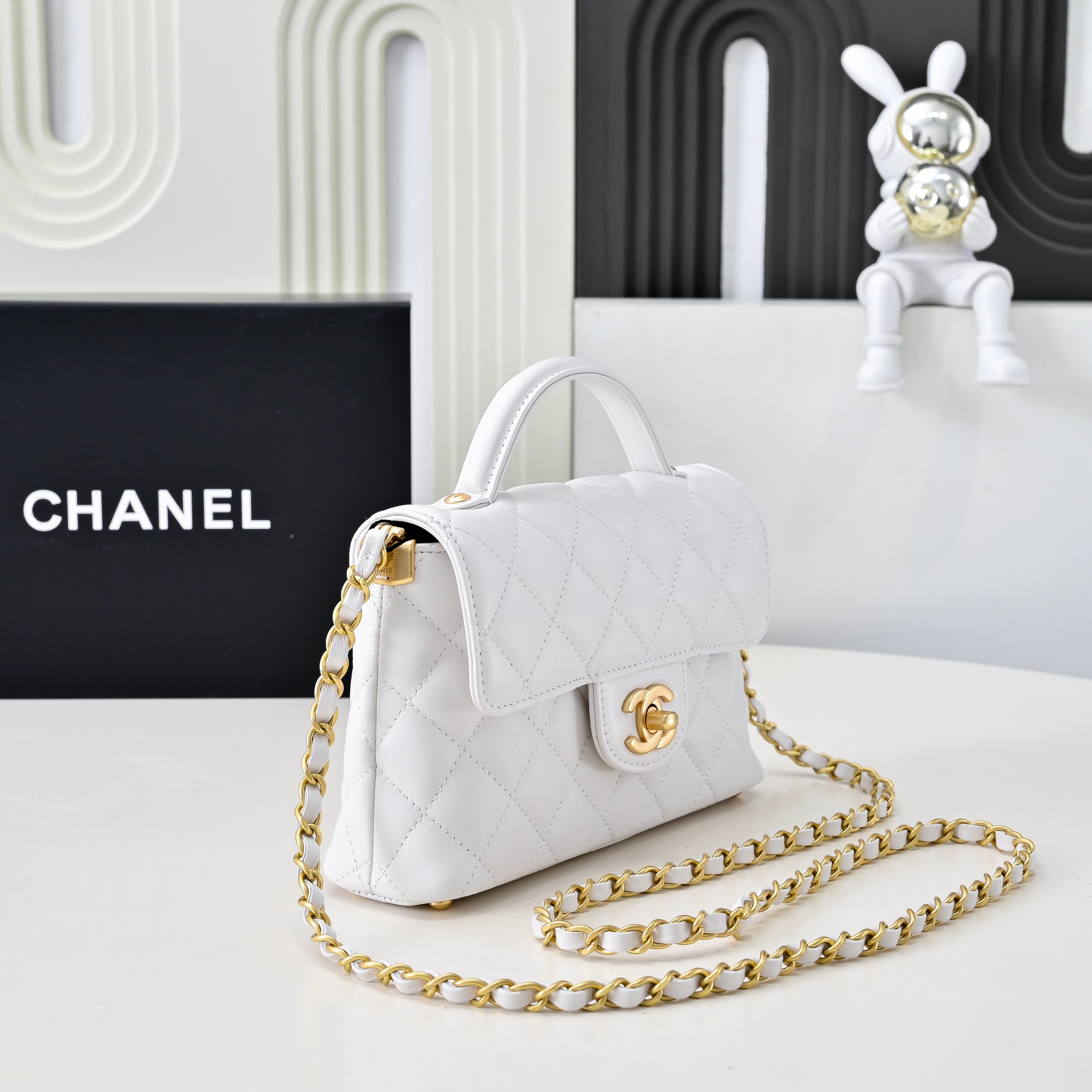 Chanel Basic Bag M-l
