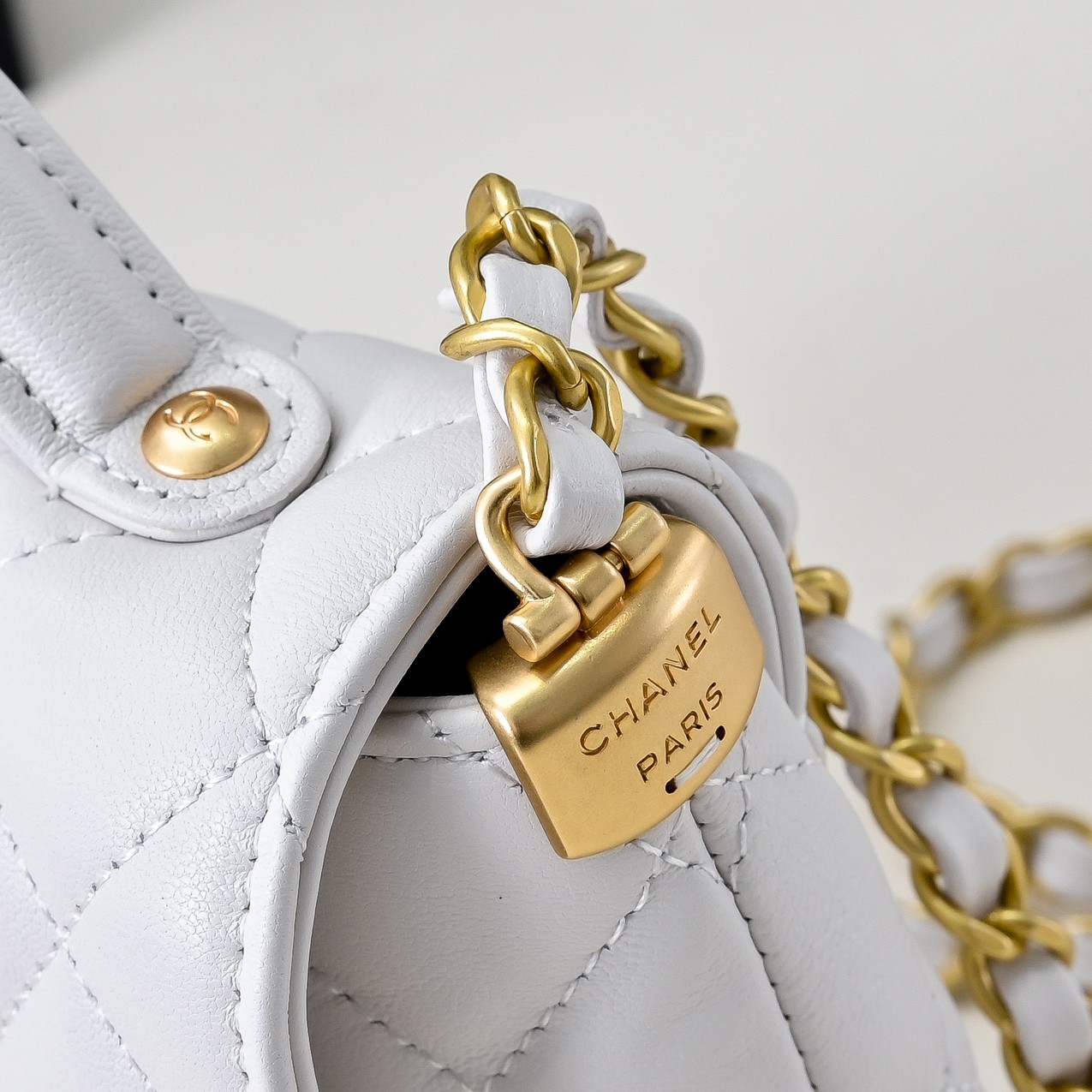 Chanel Basic Bag M-l