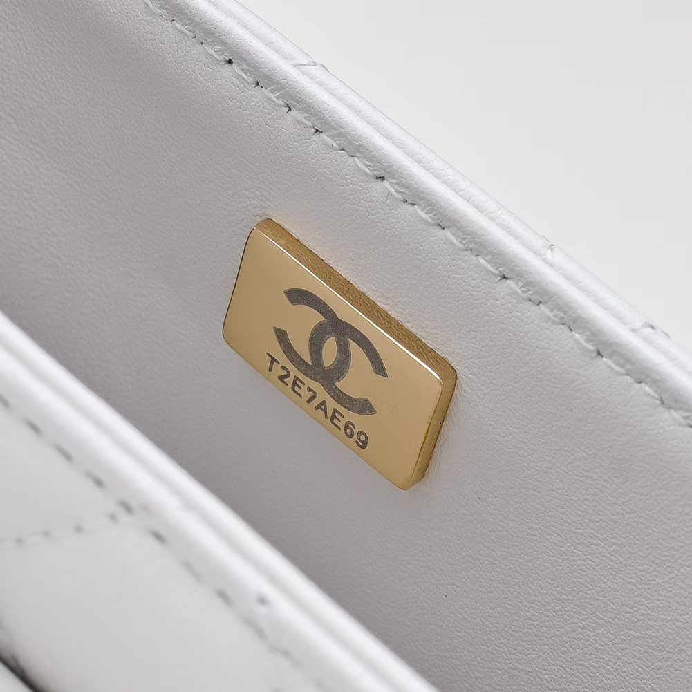 Chanel Basic Bag M-l