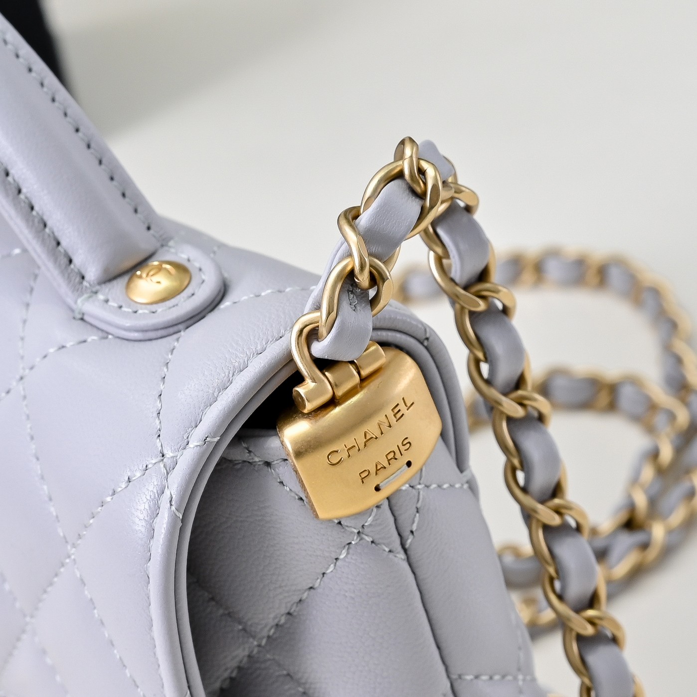 Chanel Basic Bag M-l