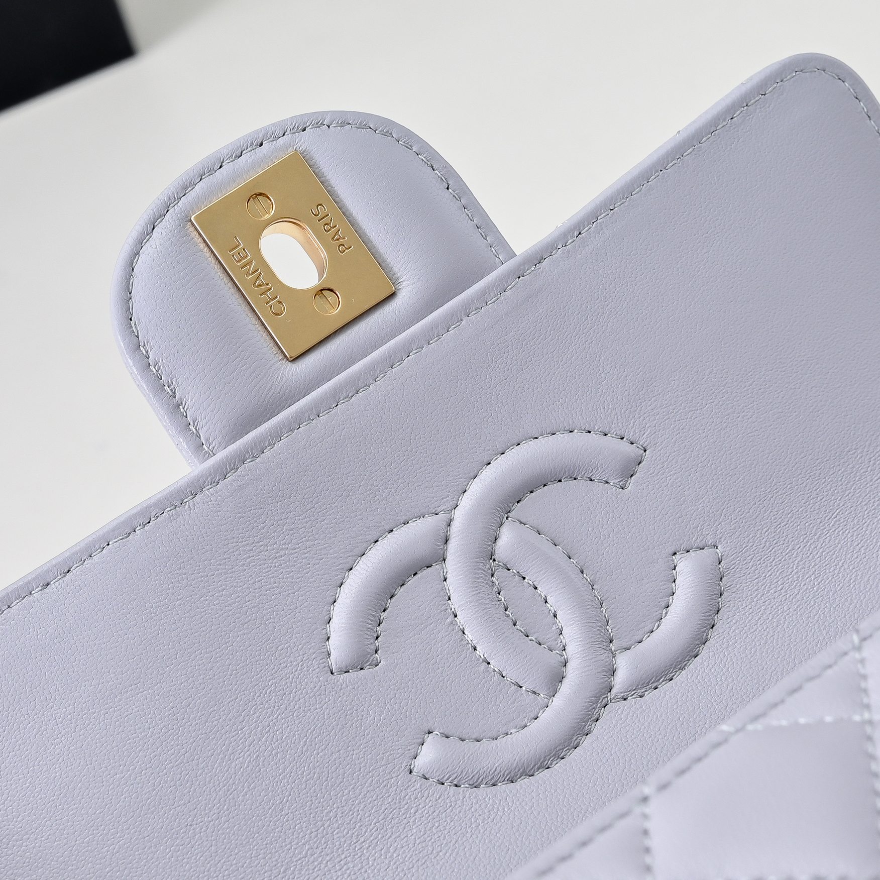 Chanel Basic Bag M-l