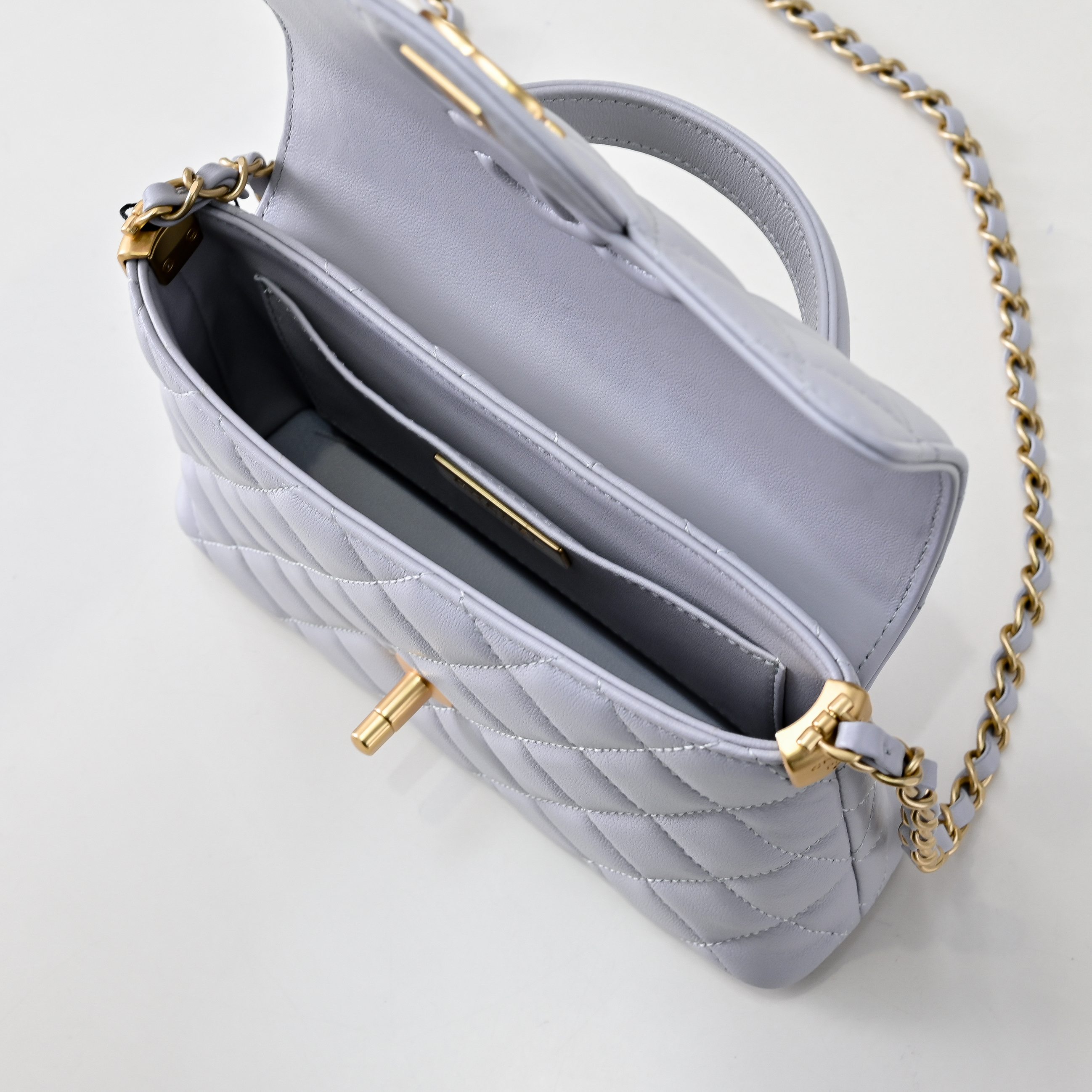 Chanel Basic Bag M-l