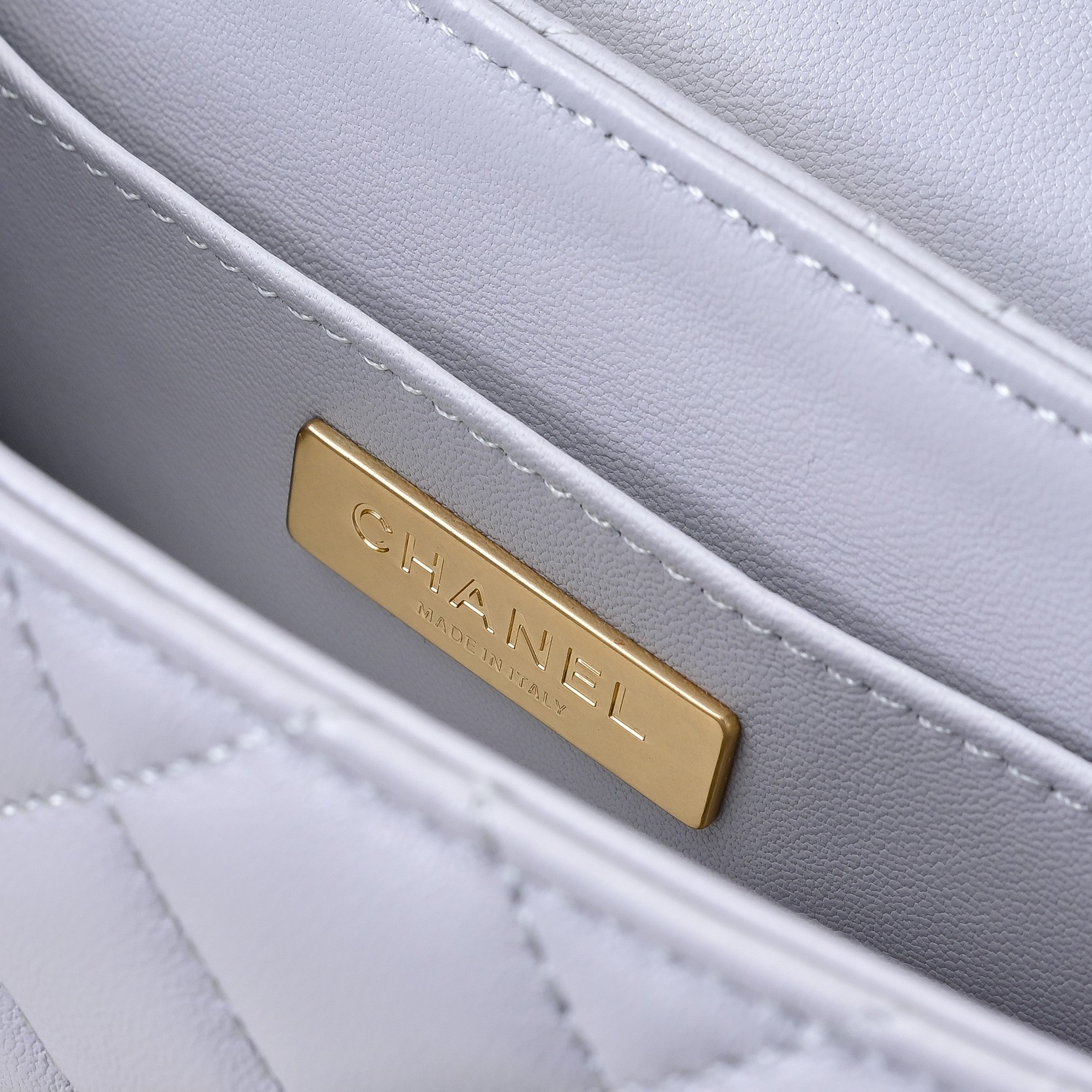 Chanel Basic Bag M-l