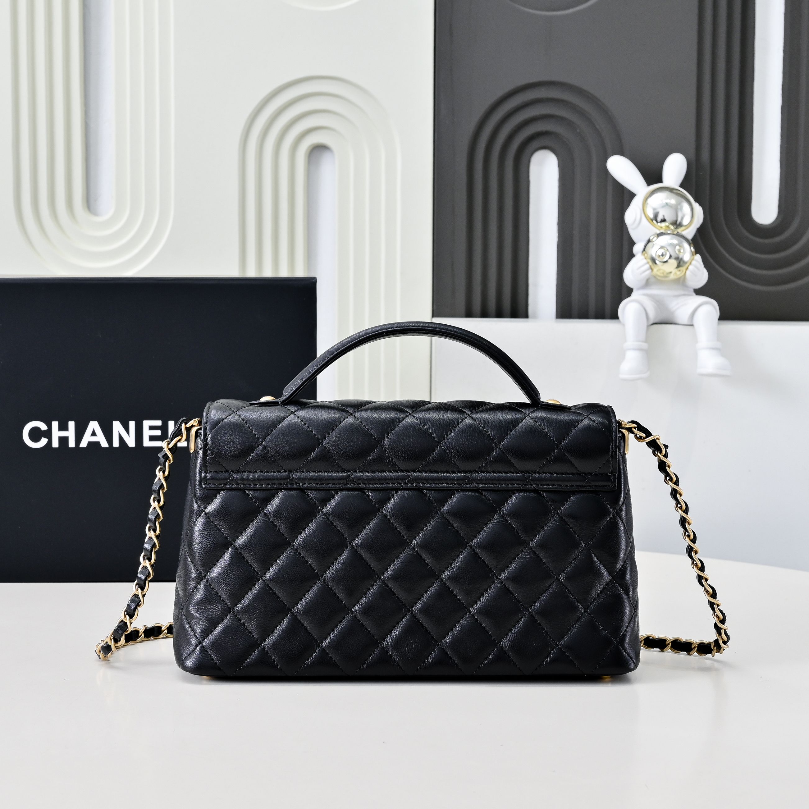 Chanel Basic Bag M-l