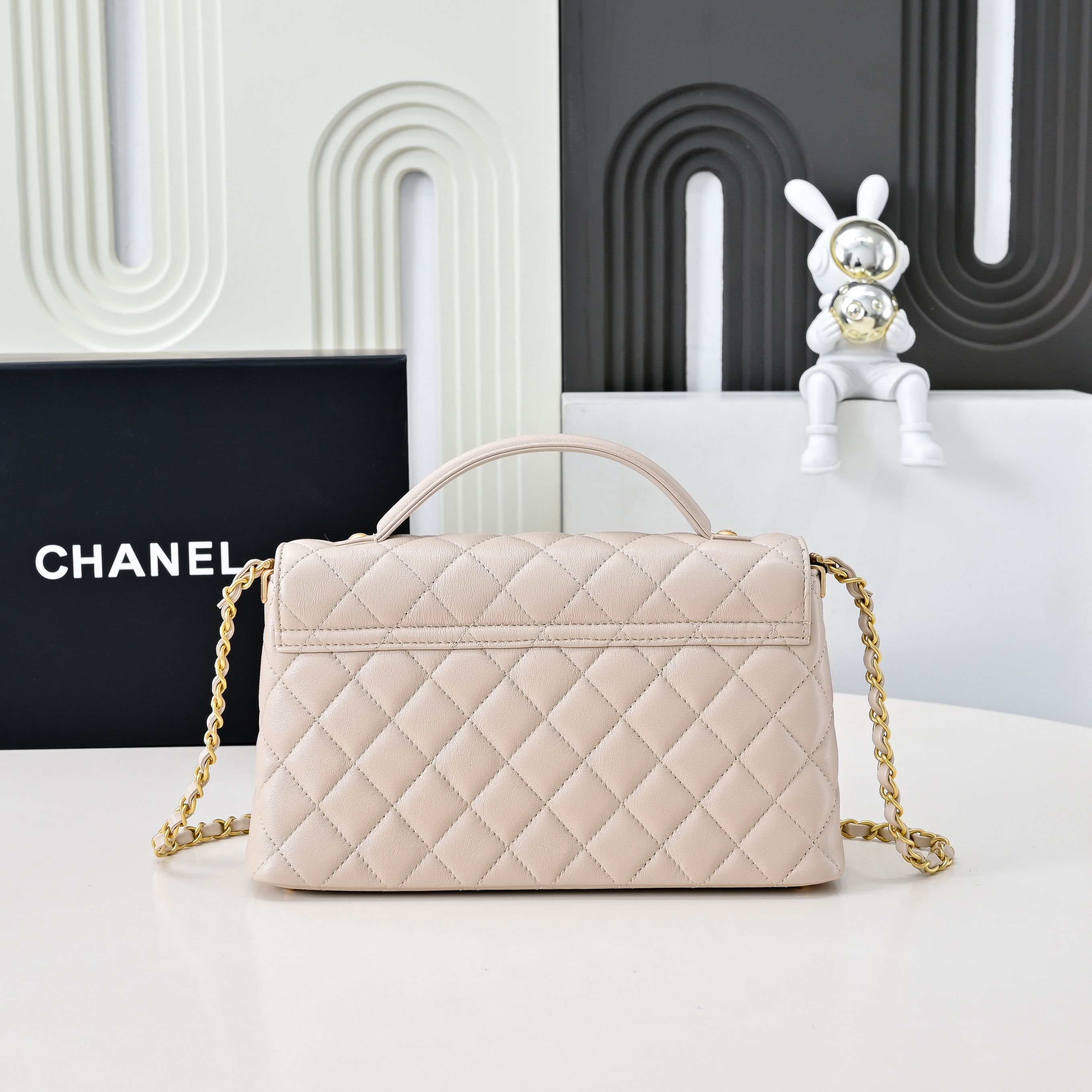 Chanel Basic Bag M-l
