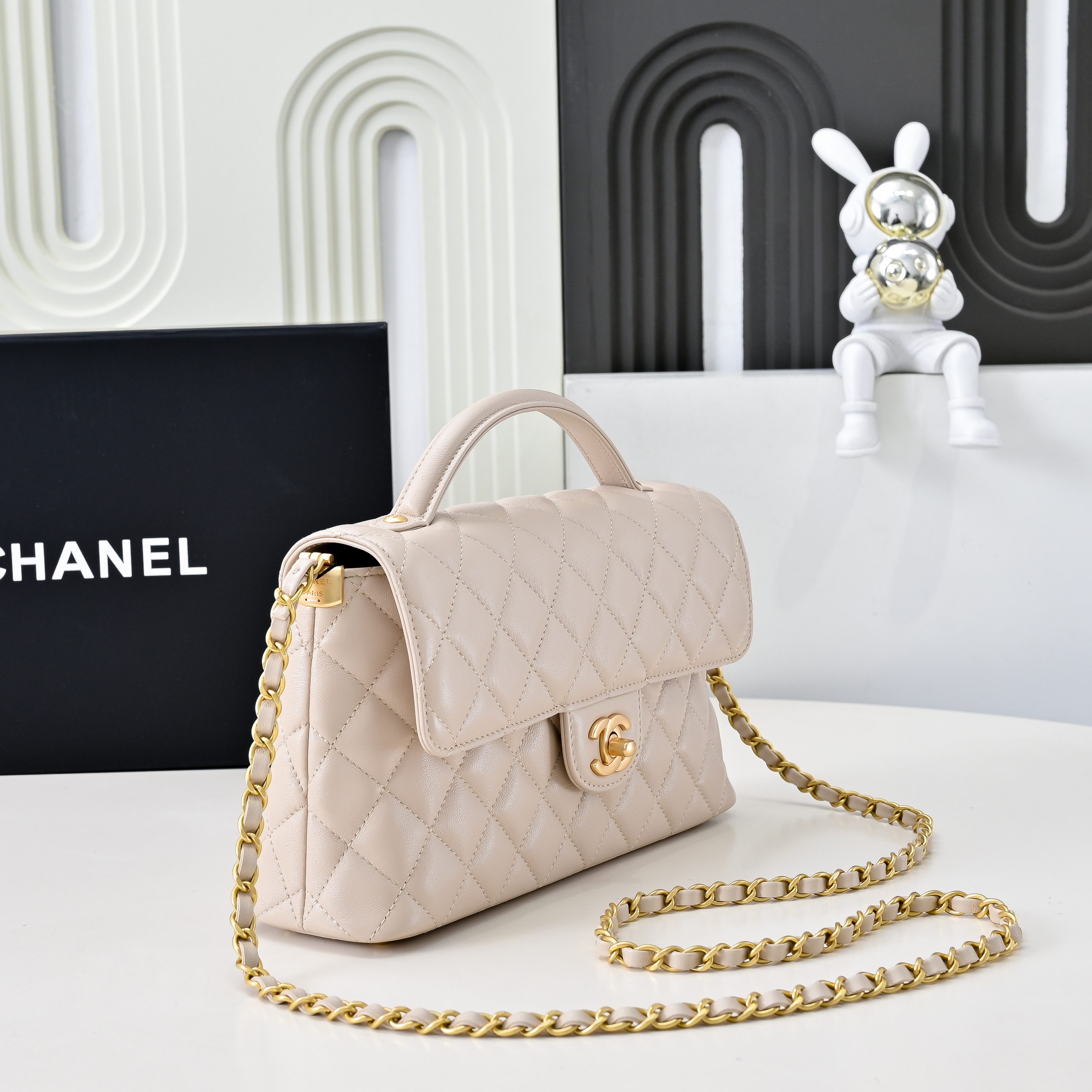 Chanel Basic Bag M-l