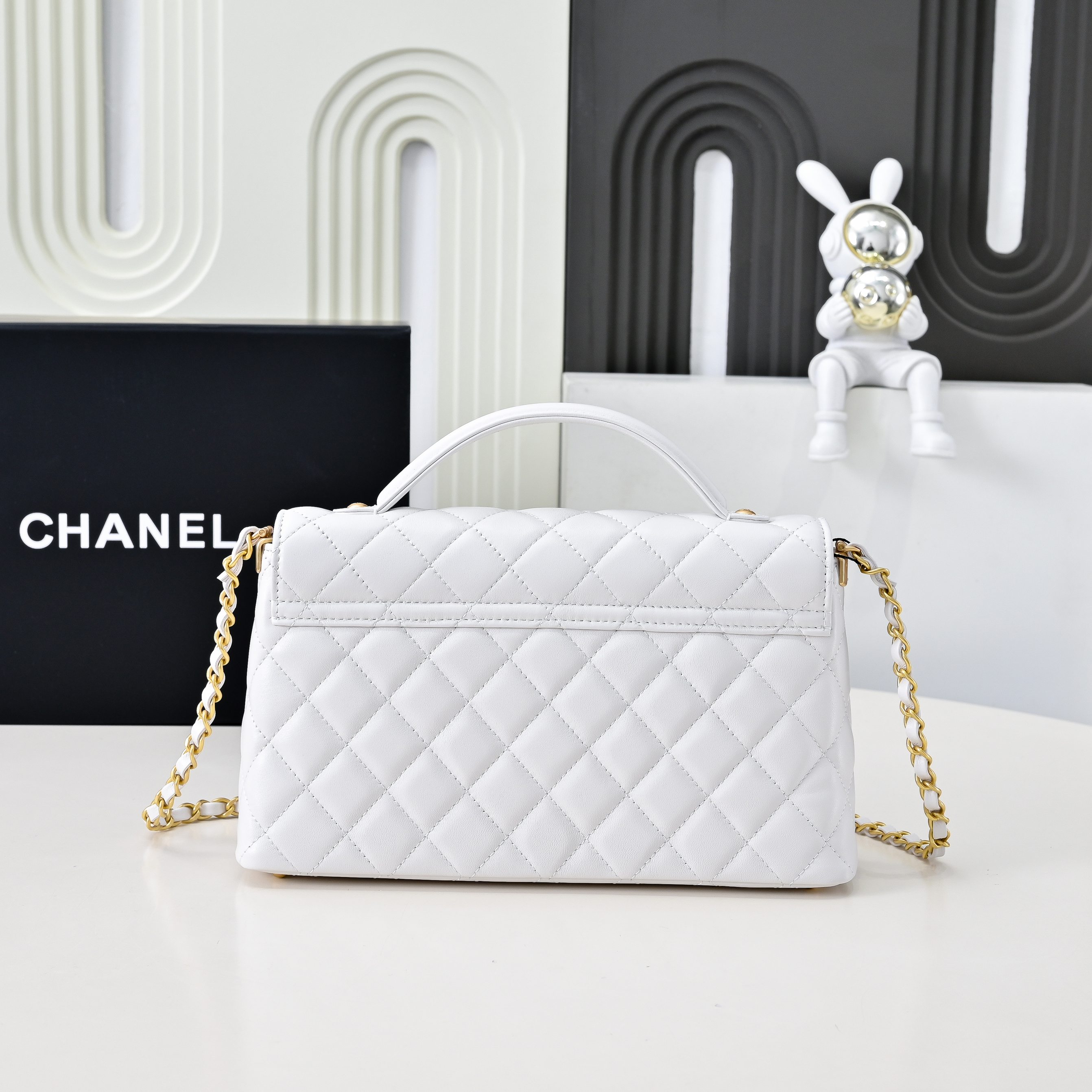 Chanel Basic Bag M-l