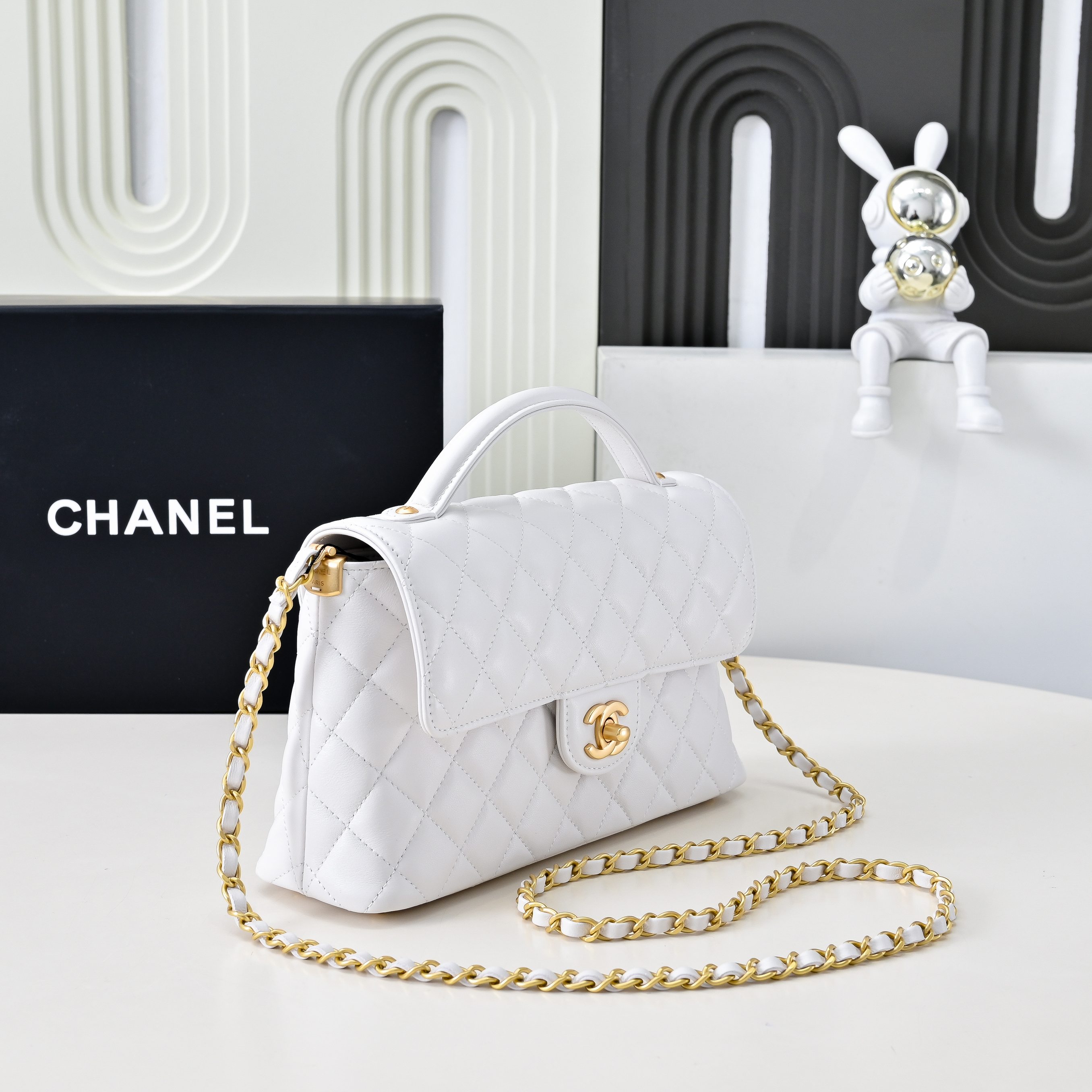 Chanel Basic Bag M-l