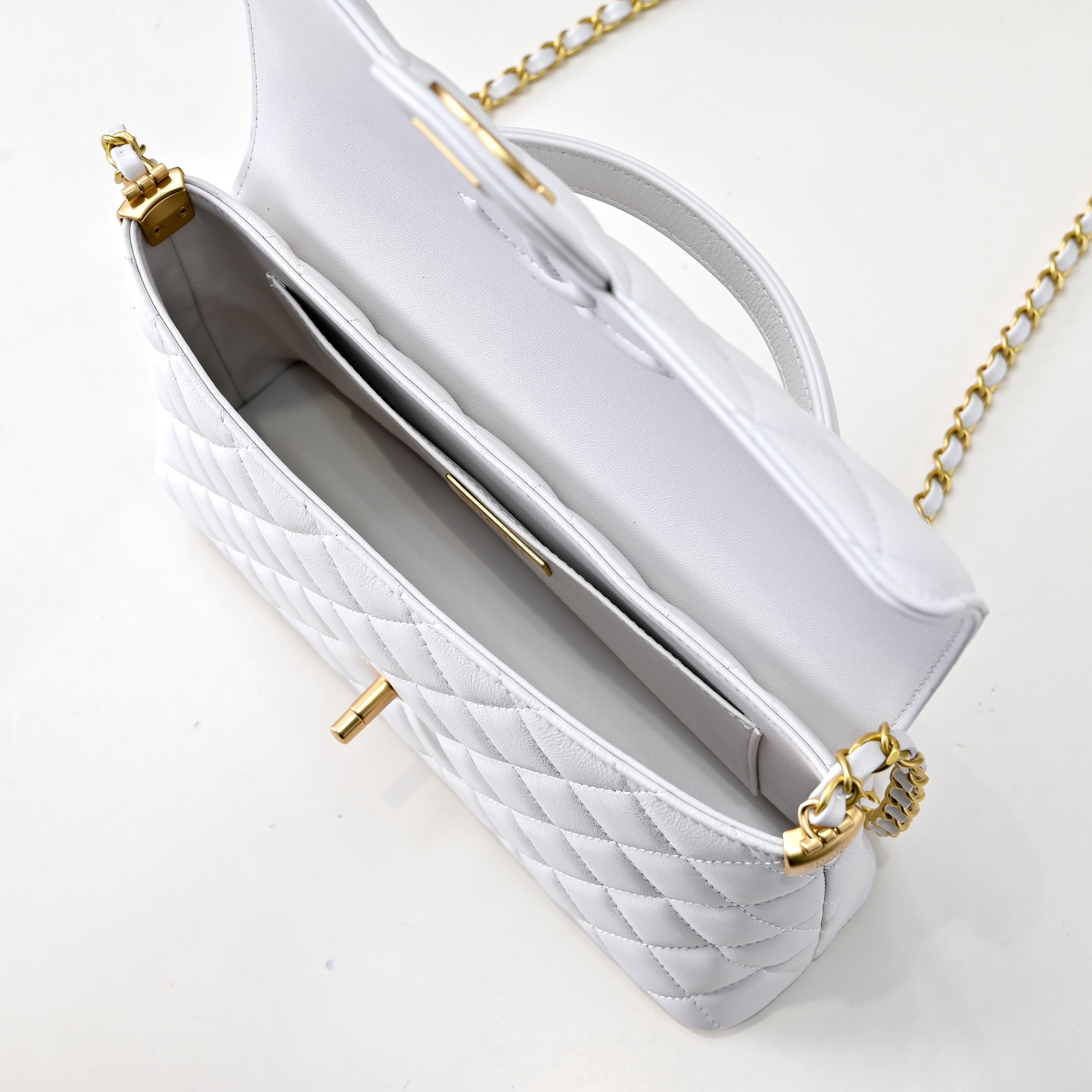 Chanel Basic Bag M-l