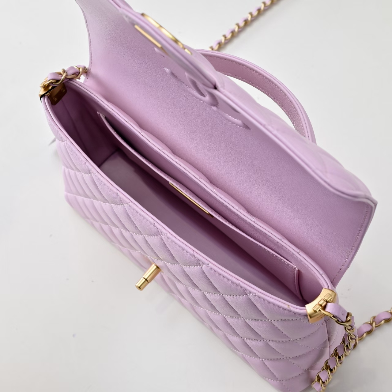 Chanel Basic Bag M-l