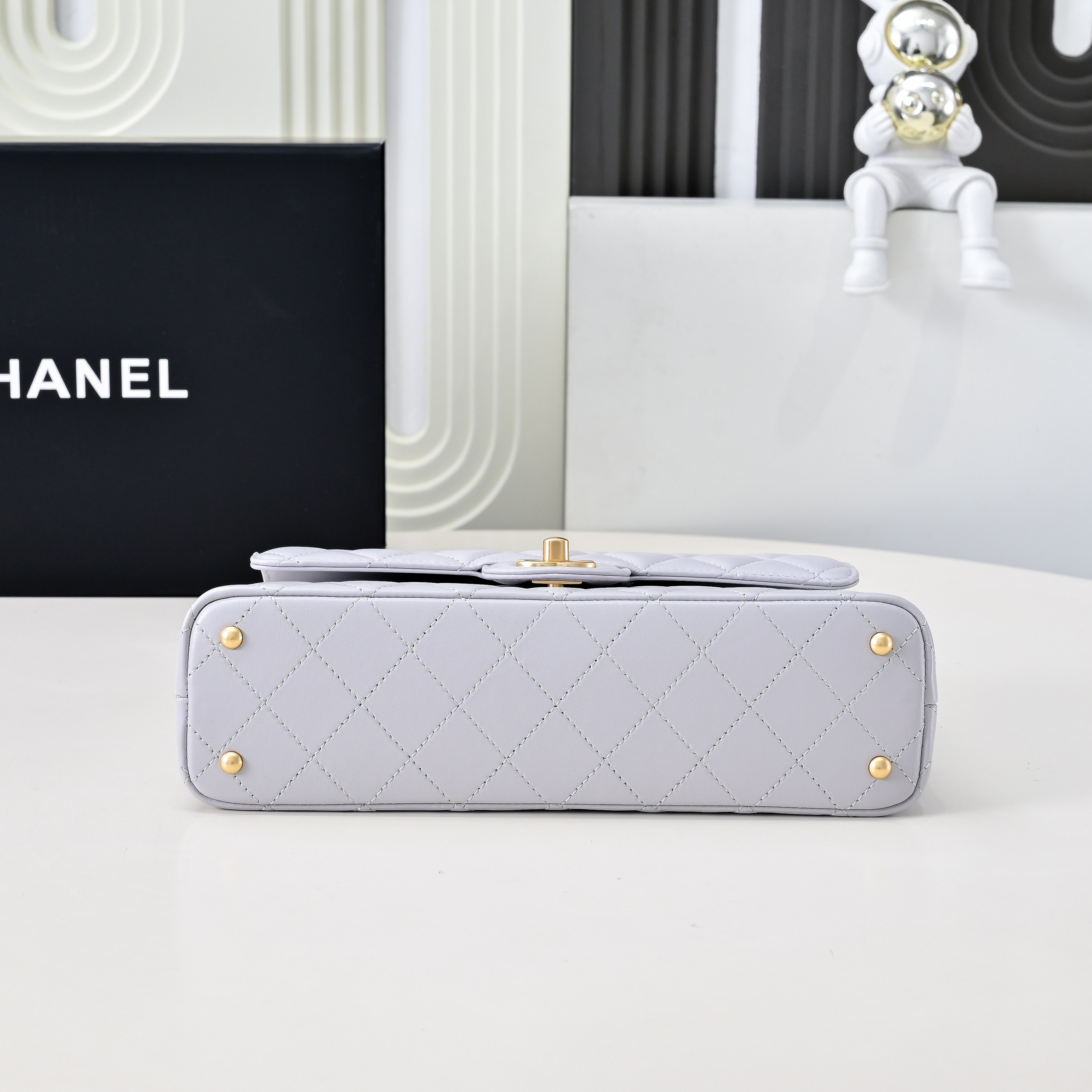 Chanel Basic Bag M-l