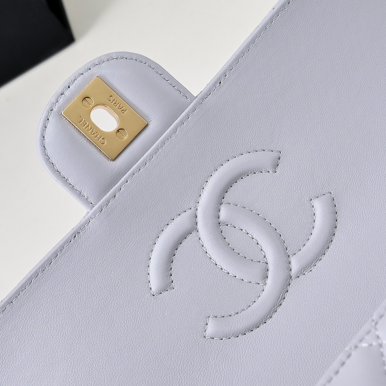 Chanel Basic Bag M-l