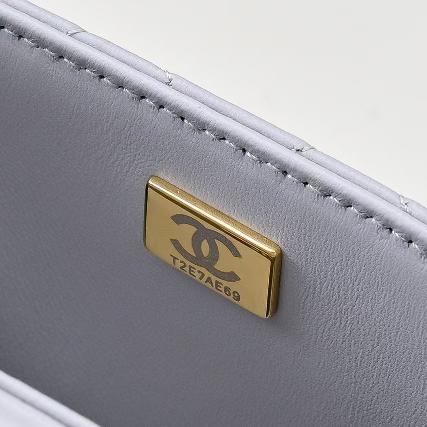 Chanel Basic Bag M-l