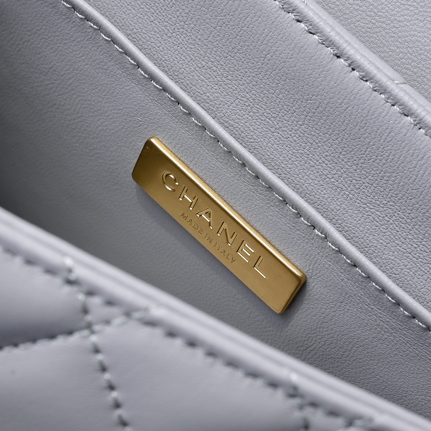 Chanel Basic Bag M-l