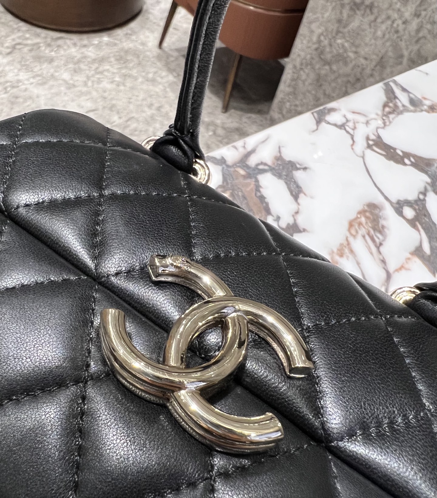 Chanel Basic Bag M-l-s