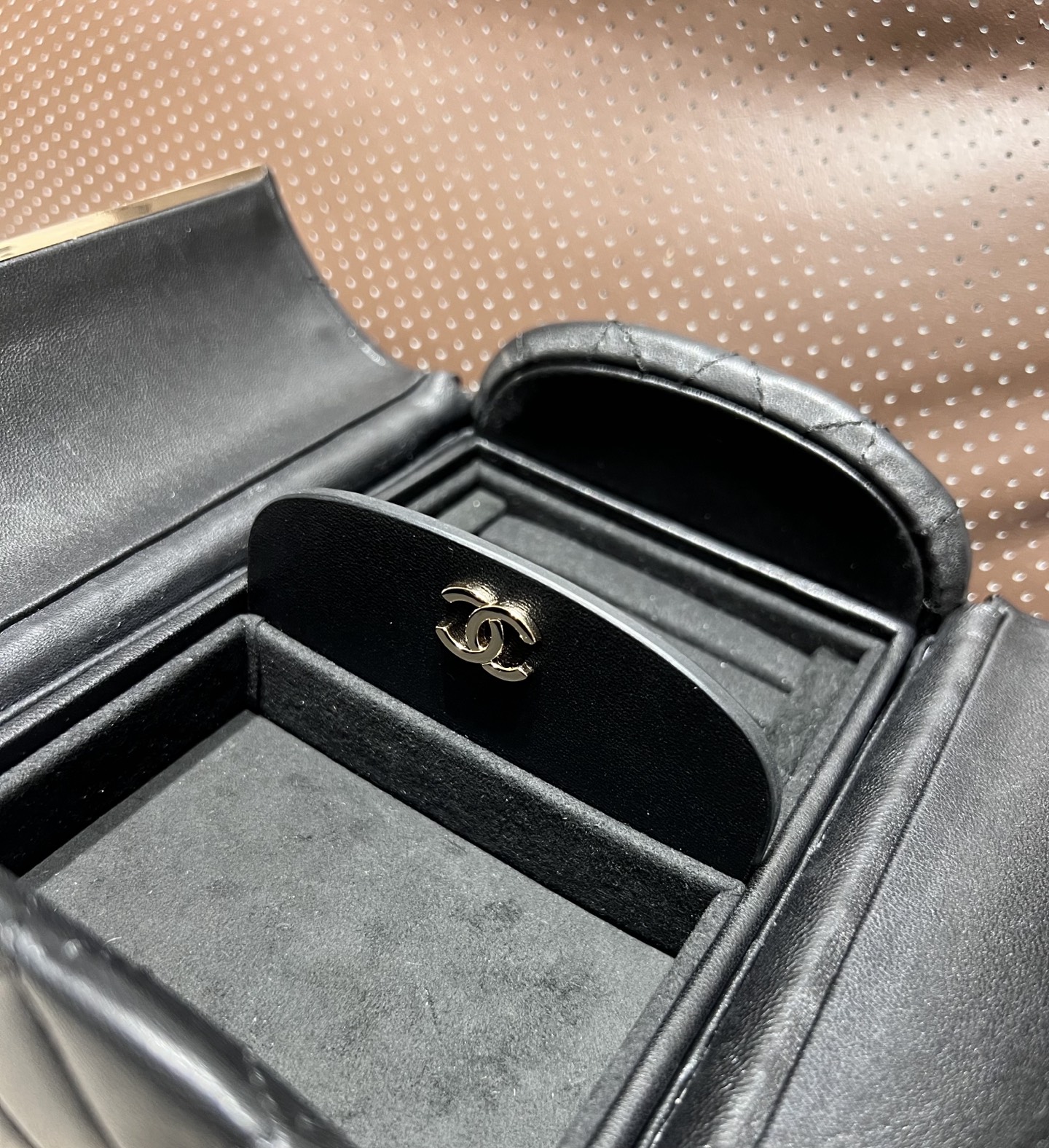 Chanel Clutch Bag Sheepskin M-l