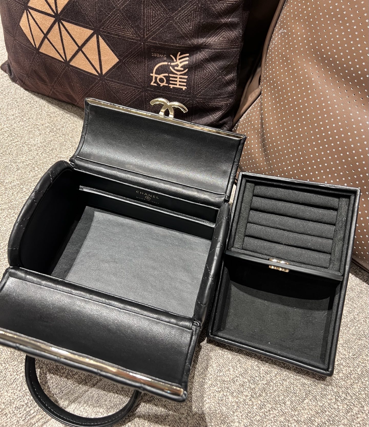 Chanel Clutch Bag Sheepskin M-l