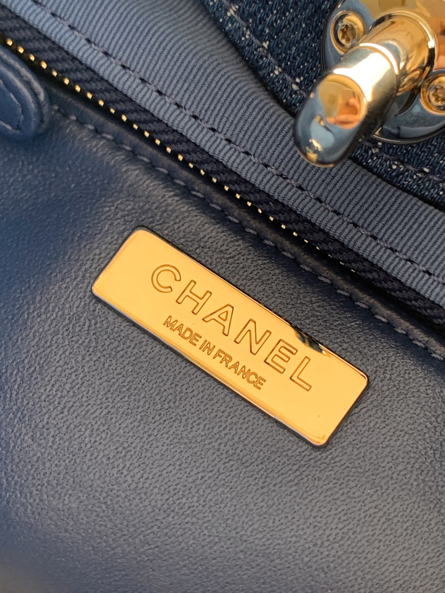Chanel Basic Bag Blue M-l-s
