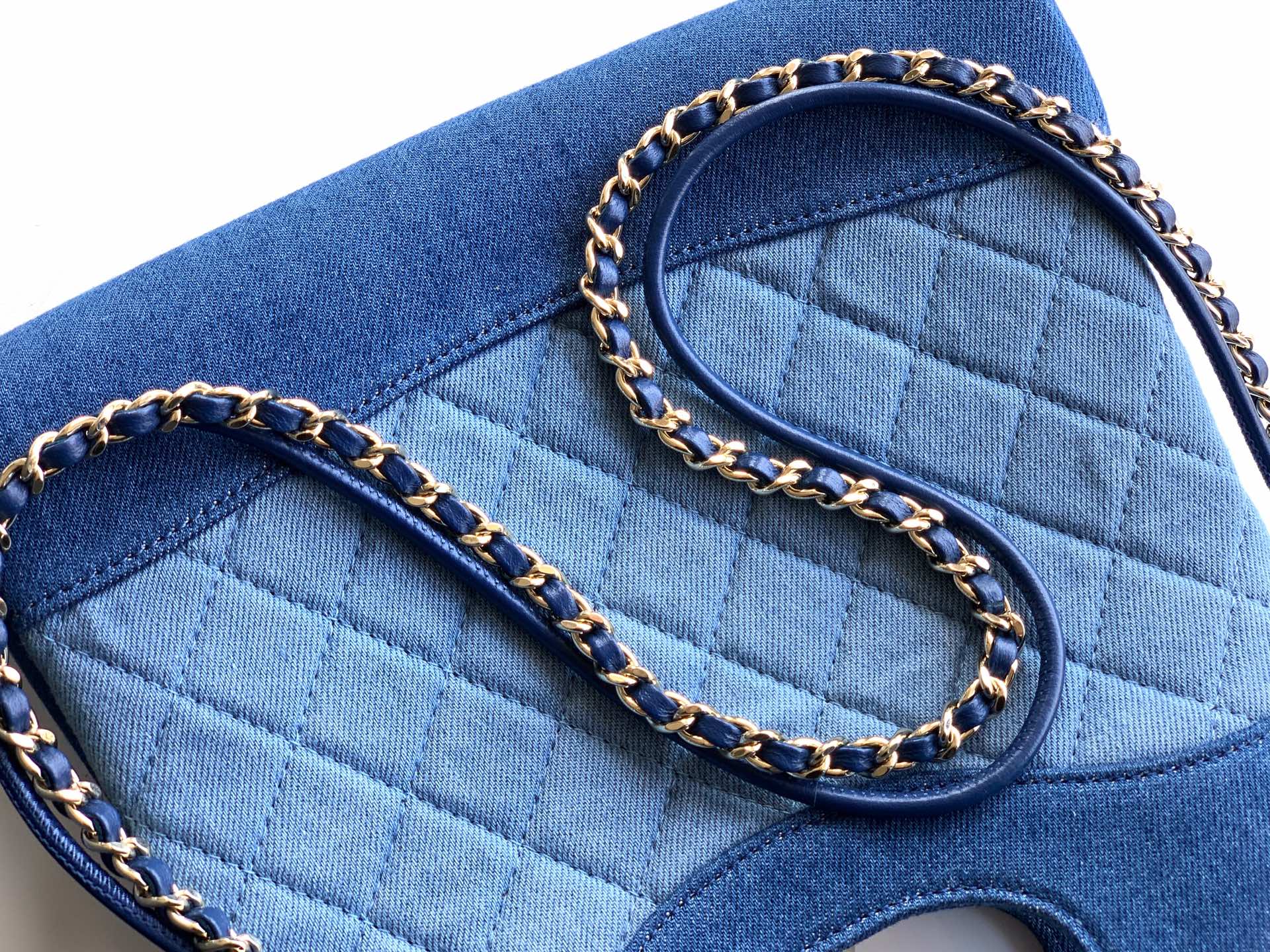 Chanel Basic Bag Blue M-l-s