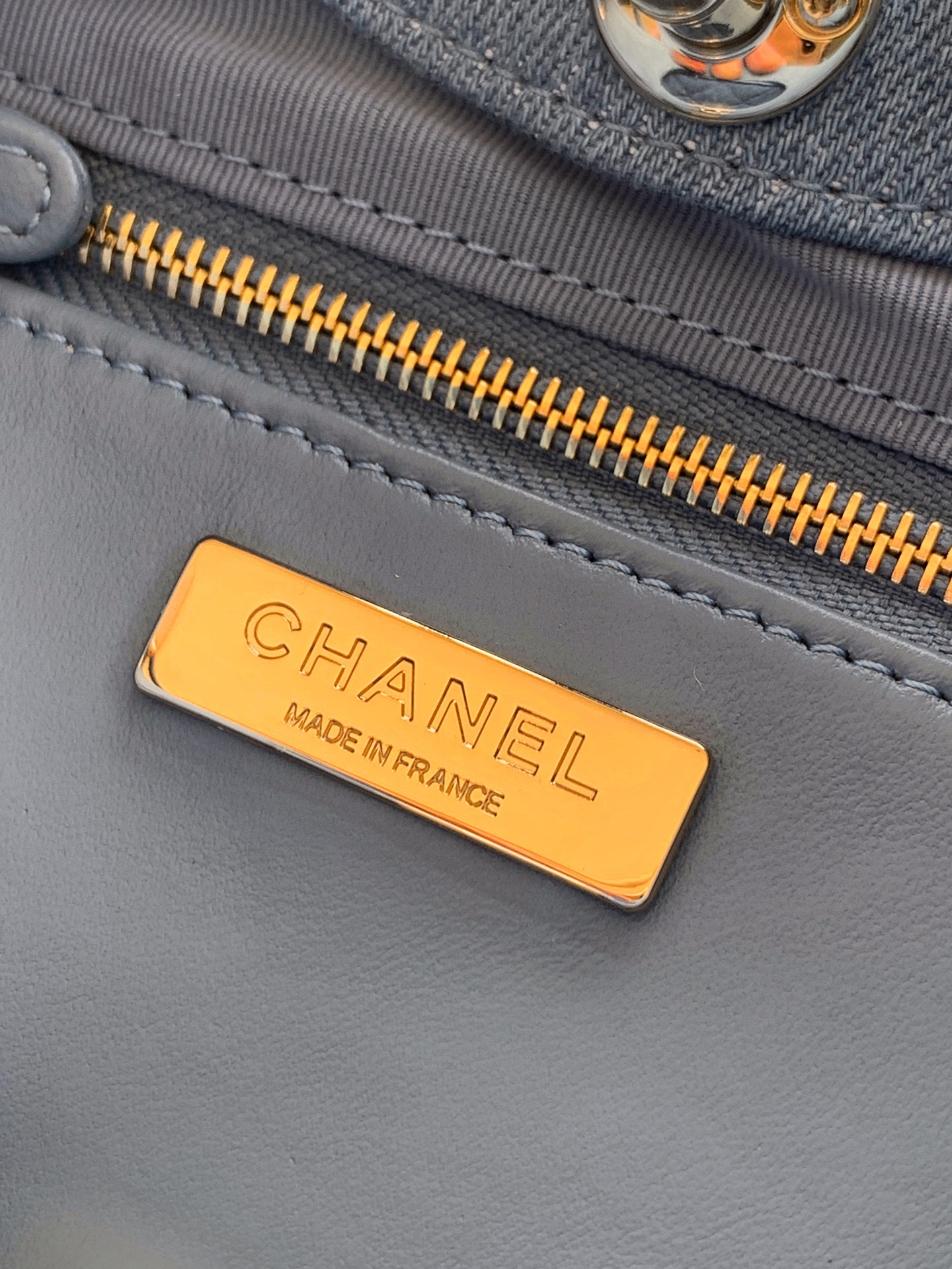 Chanel Basic Bag Blue M-l-s