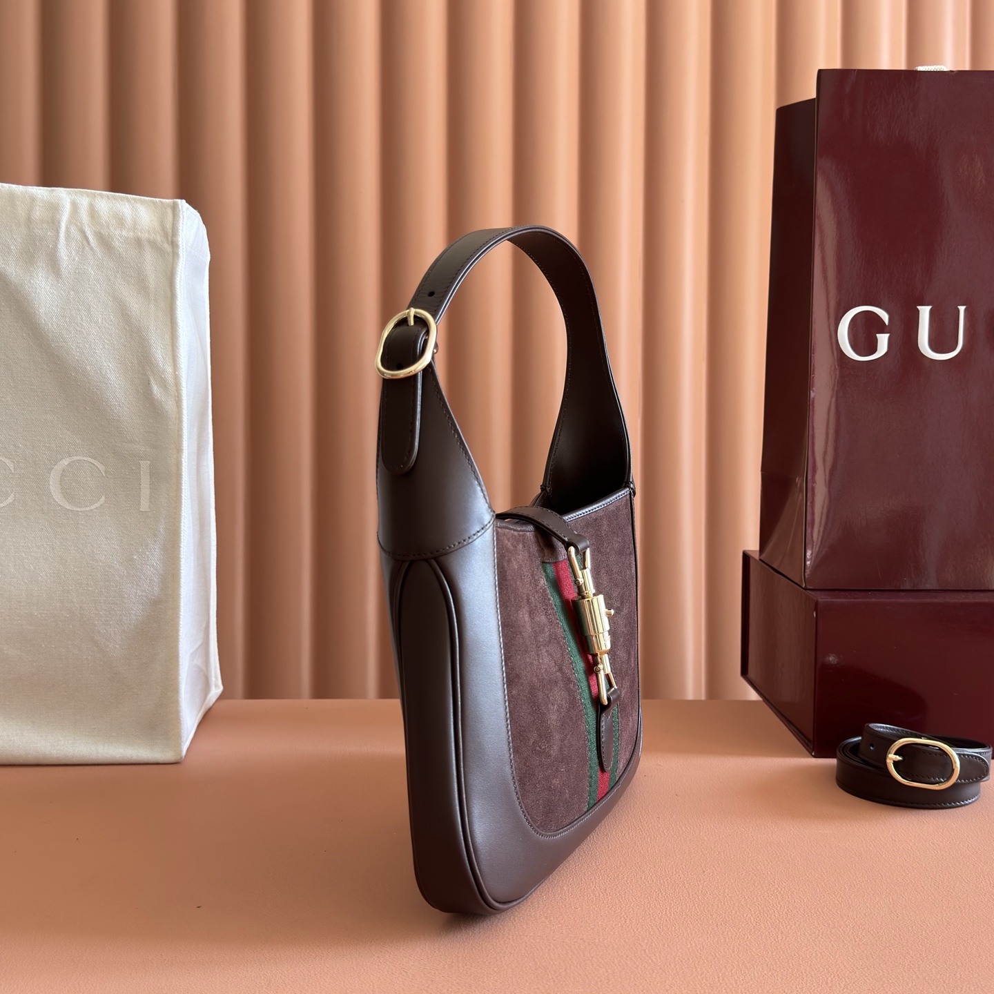 Gucci Basic Bag Gold