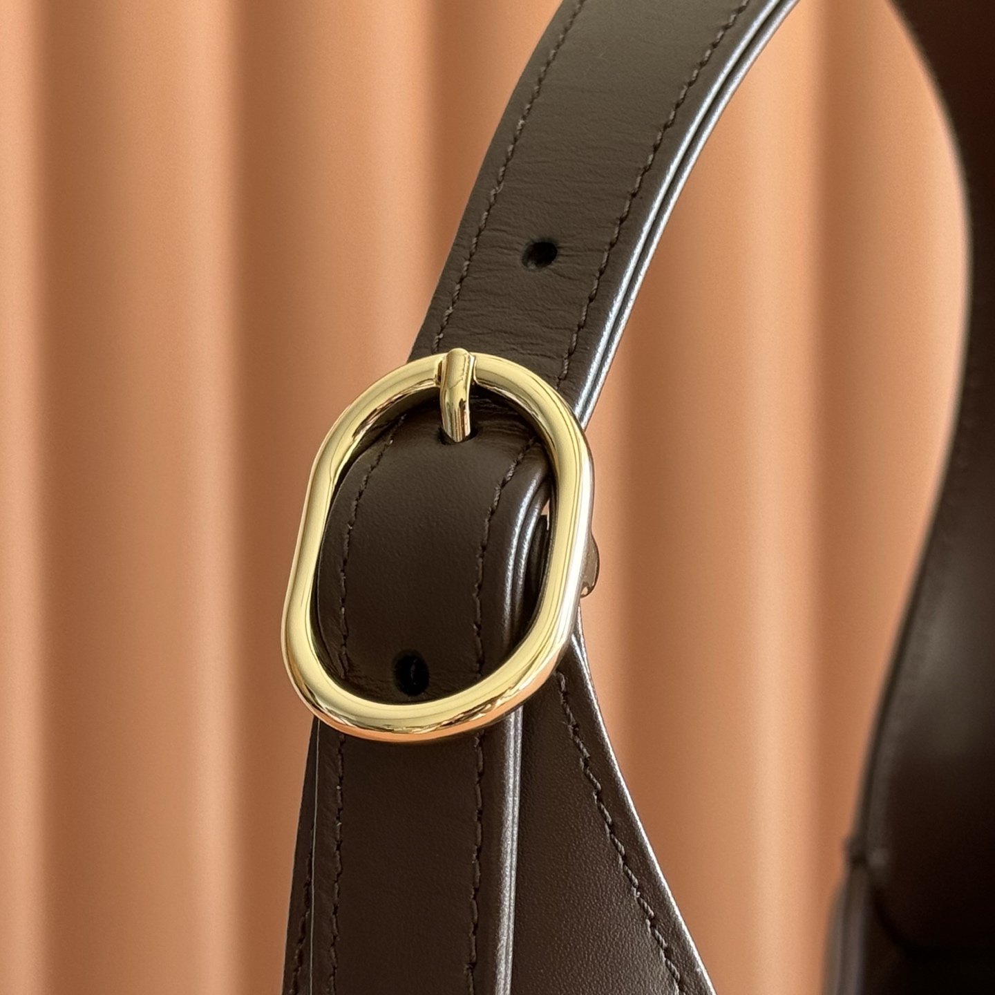 Gucci Basic Bag Gold