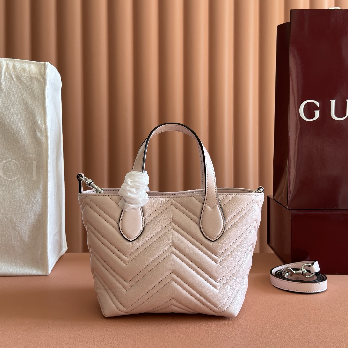 Gucci Tote Bag Cow Leather Black M