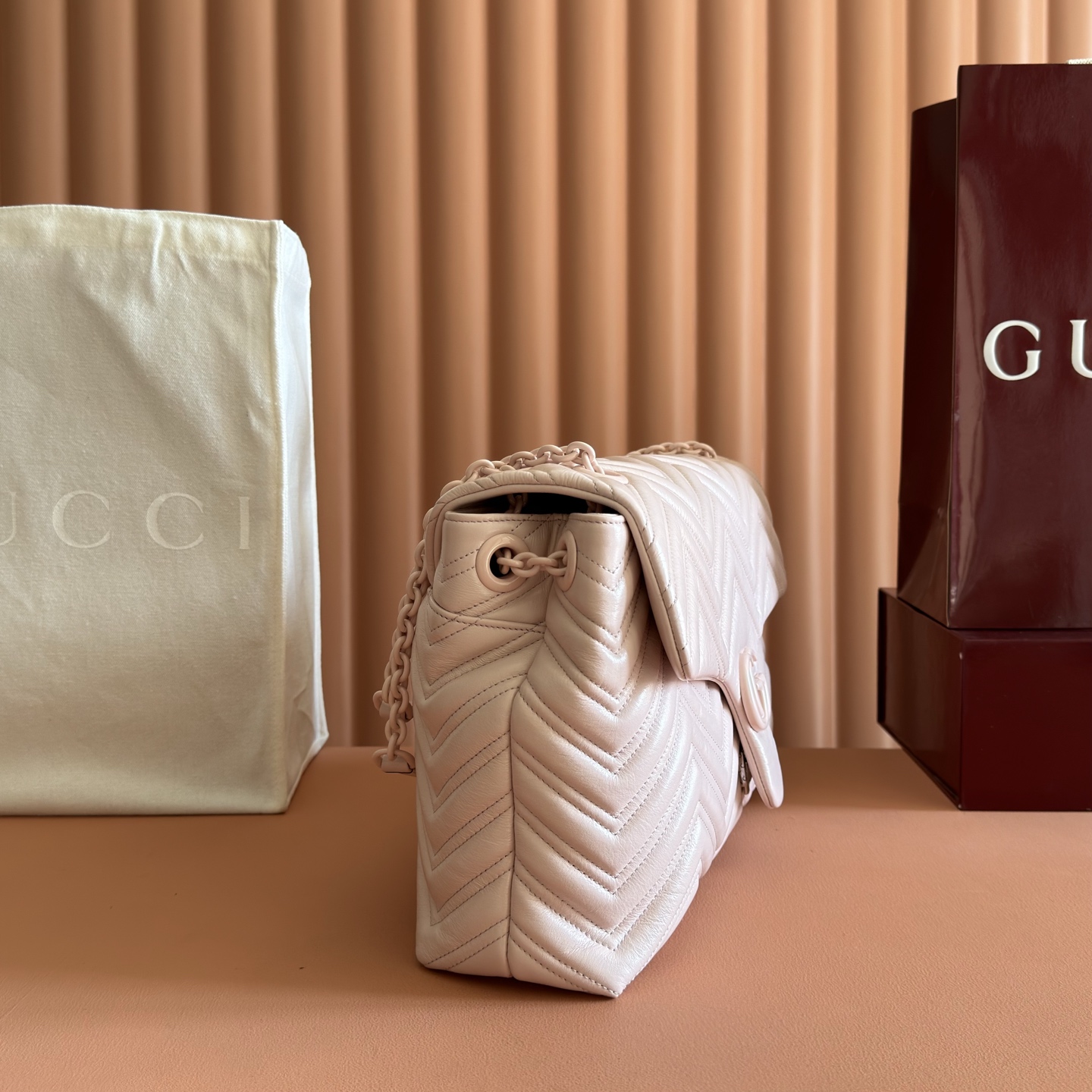 Gucci Basic Bag Cow Leather Black M