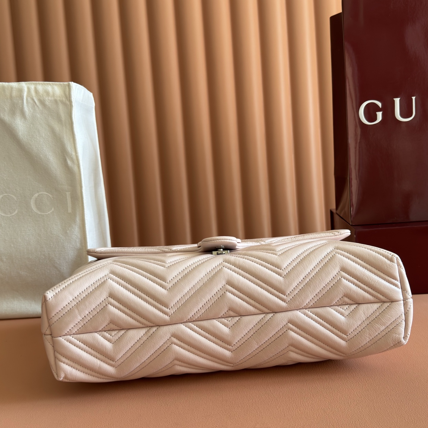 Gucci Basic Bag Cow Leather Black M