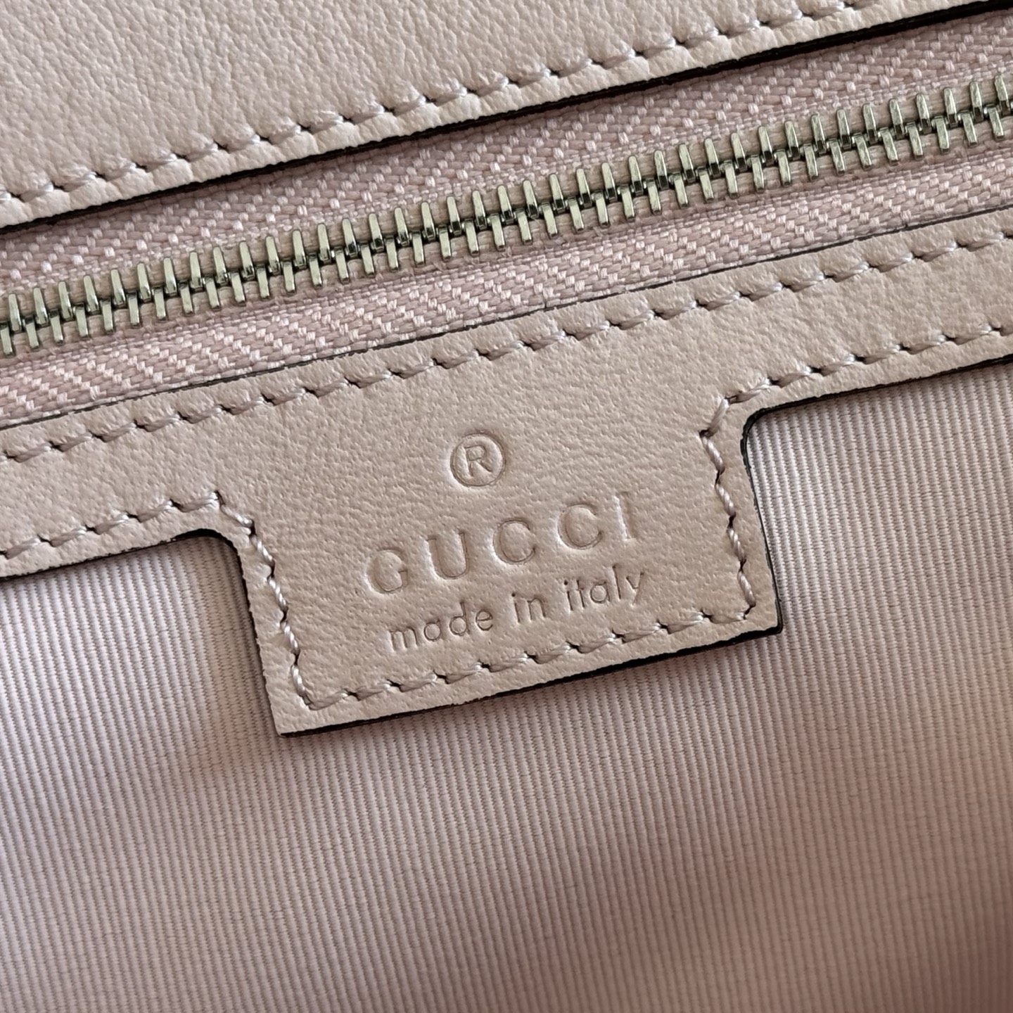 Gucci Basic Bag Cow Leather Black M
