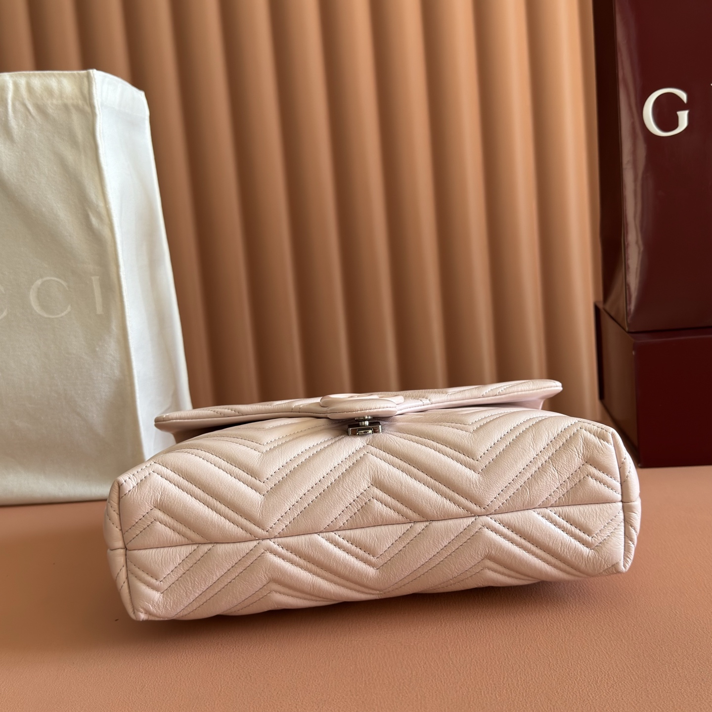 Gucci Basic Bag Cow Leather Black M