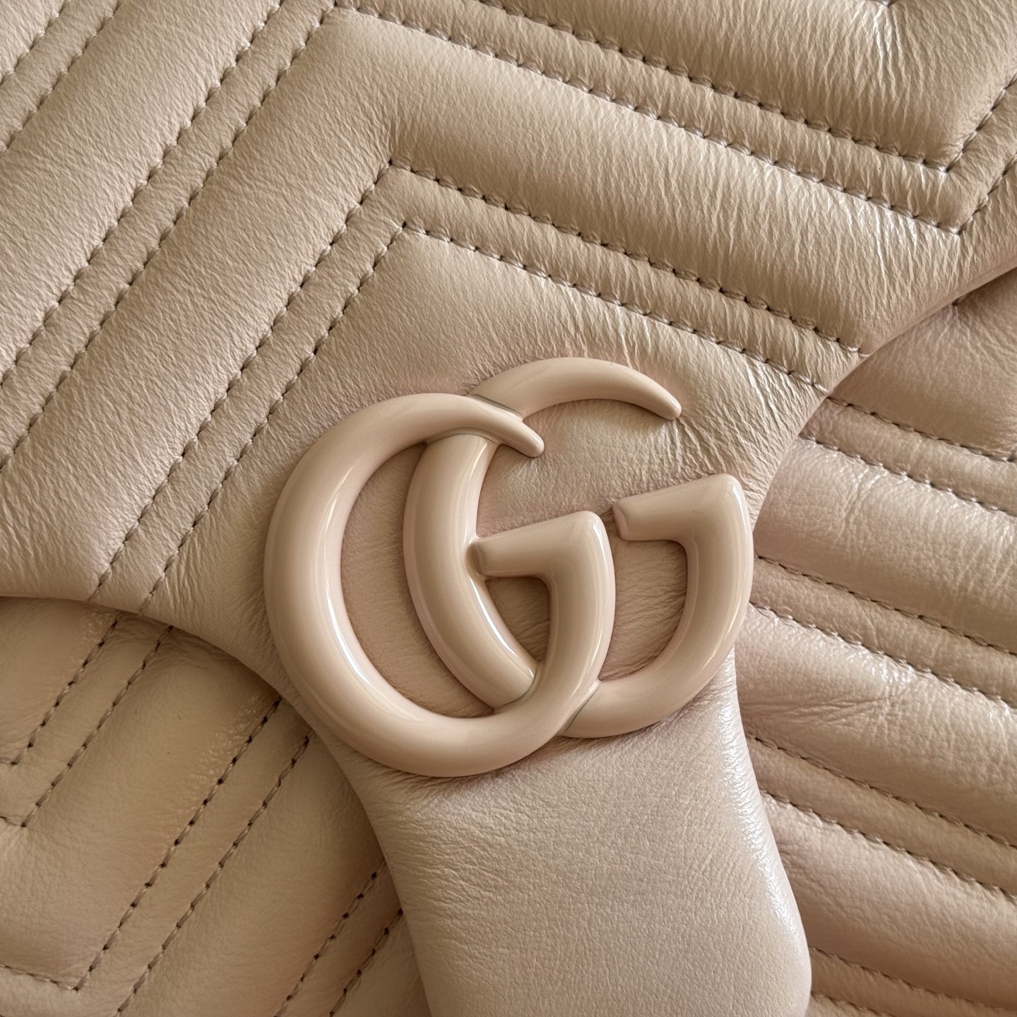 Gucci Basic Bag Cow Leather Black M